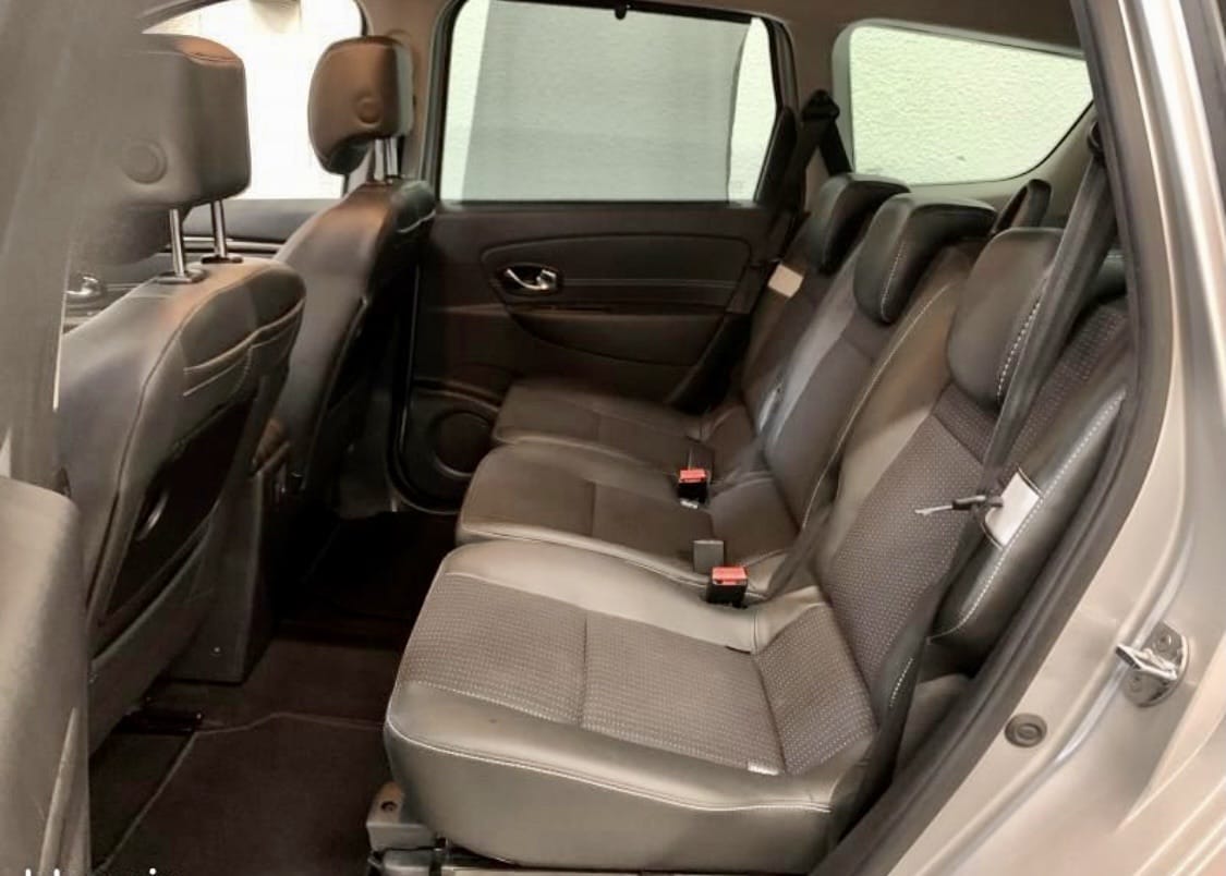 Renault Grand Scenic Spacieux & Confortable avec Régulateur de vitesse
