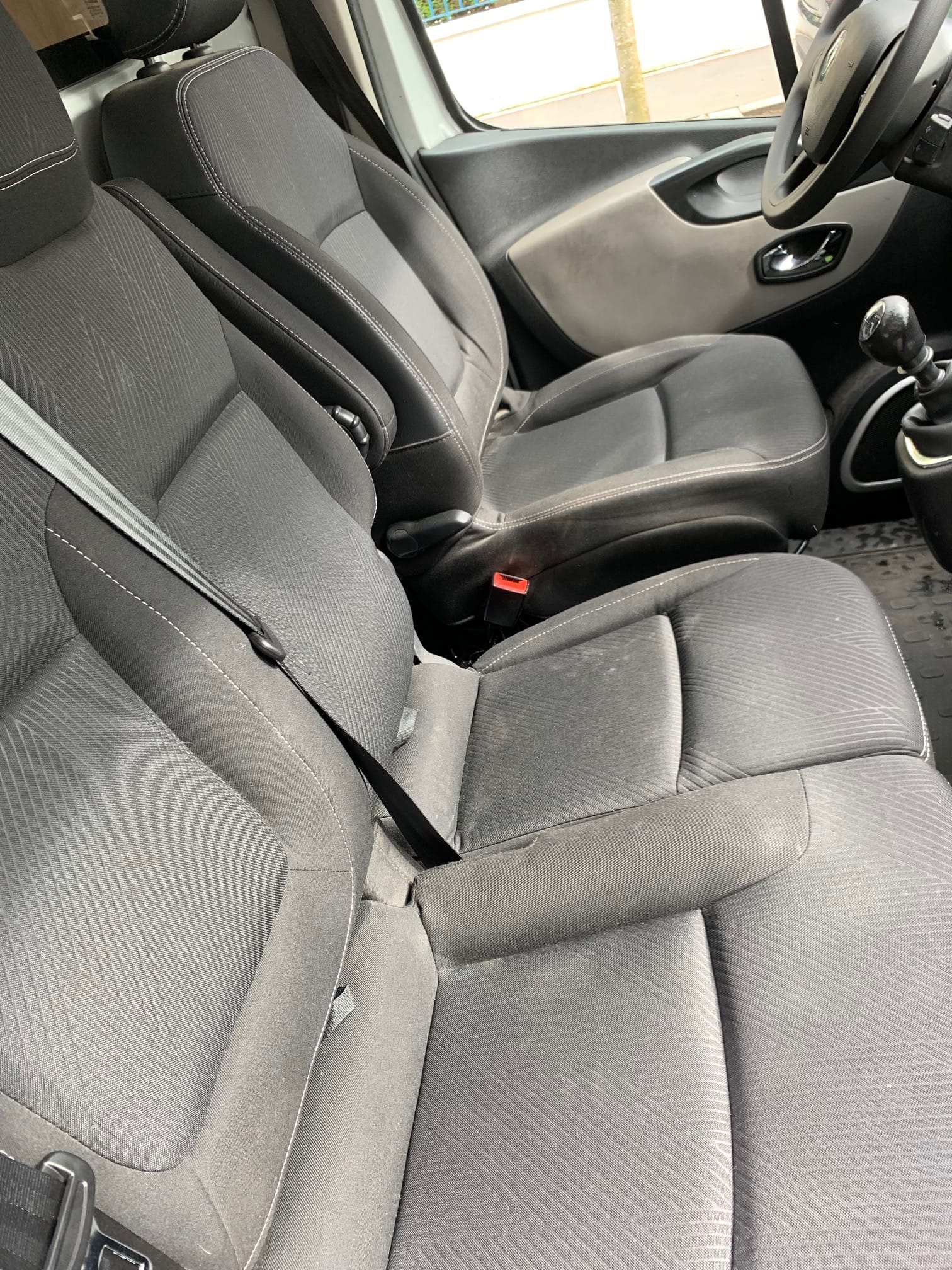 Renault Trafic 125cv 6 m3 - Clim - GPS - Bluetooth - Caméra - Radars - Diable avec Android Auto