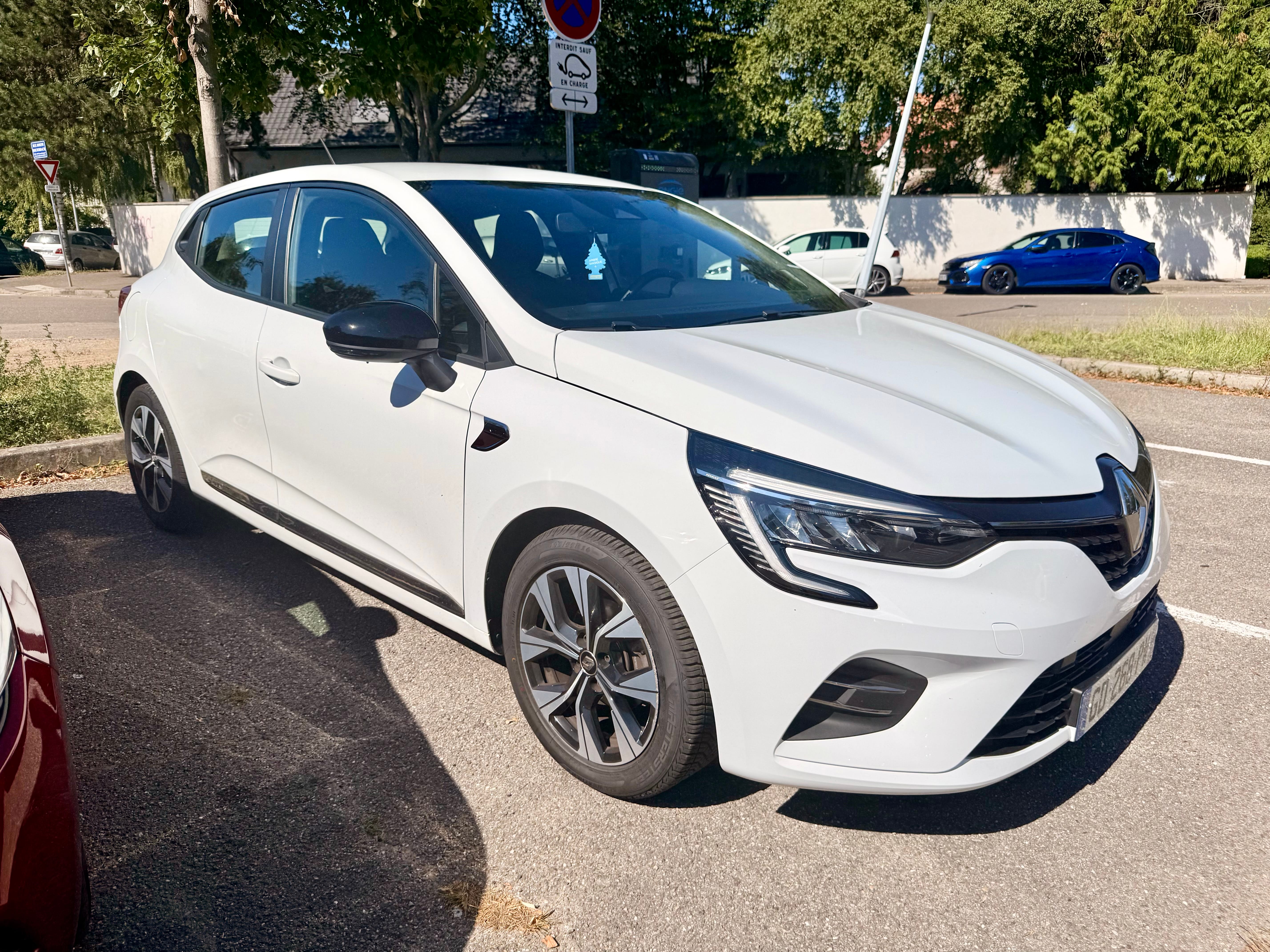 Renault Clio Limited, 2021, Essence 95