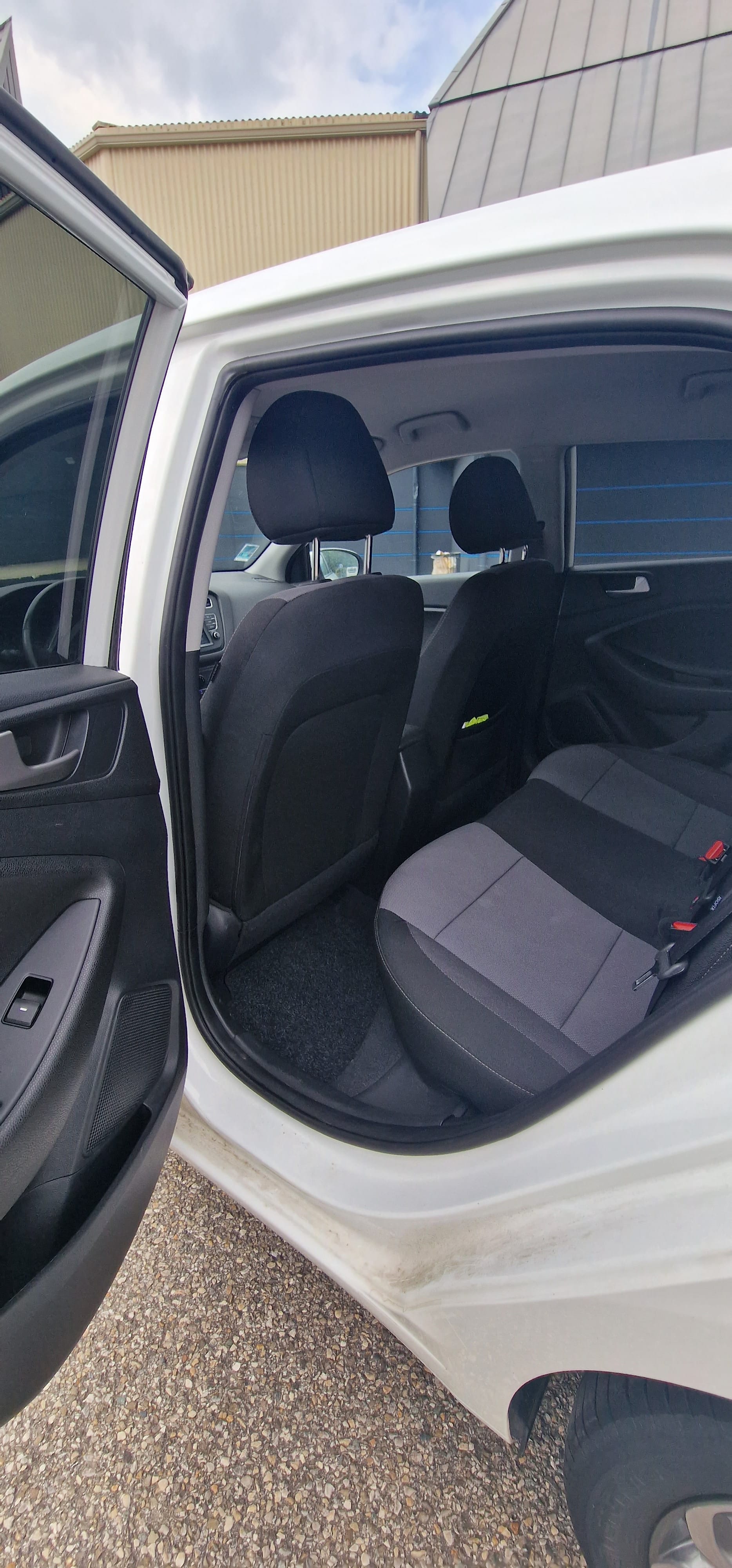 Hyundai i20 1.O 100 CV avec Apple CarPlay