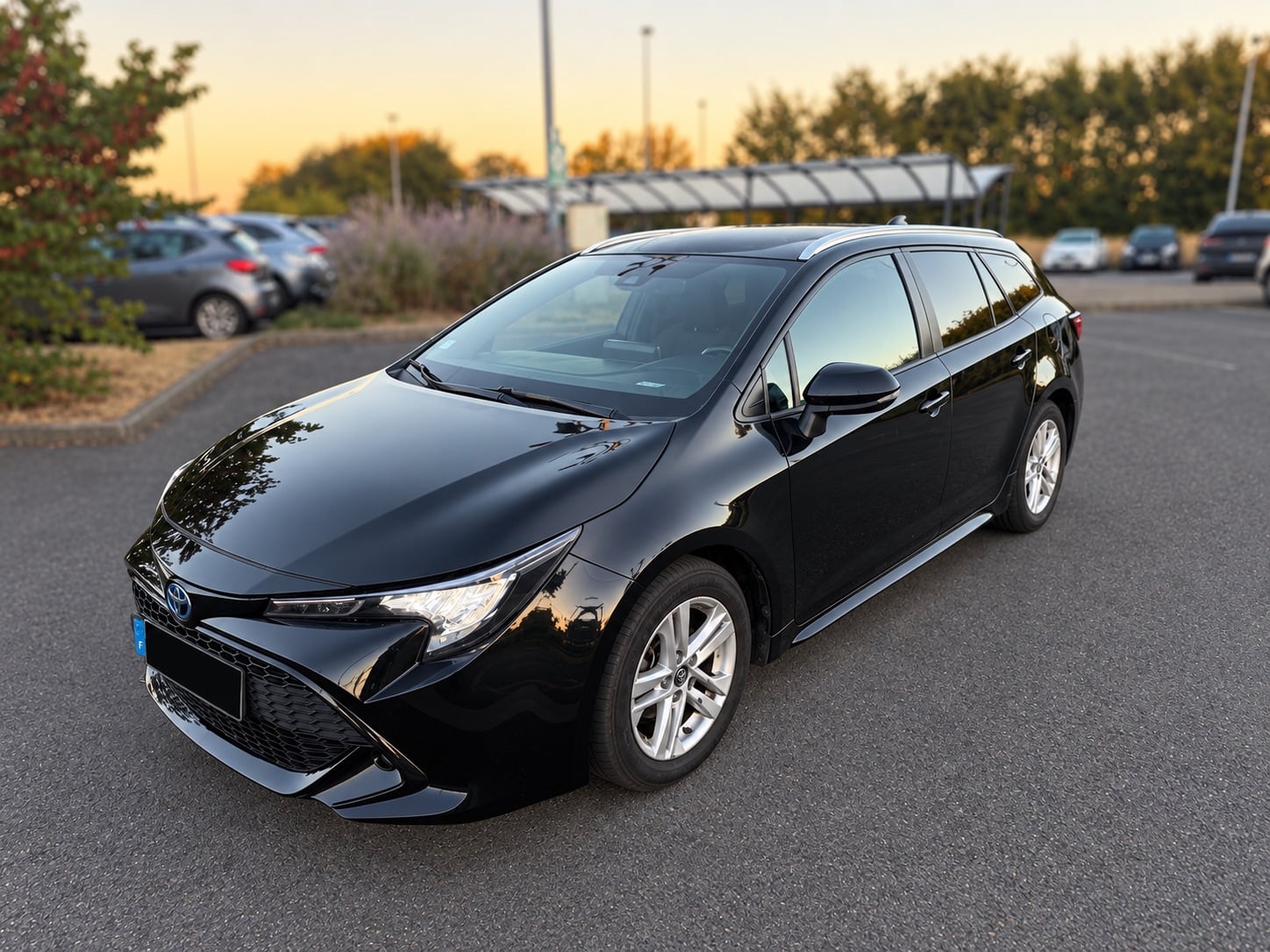 Toyota Corolla Touring Sports Dynamic Hybride avec Climatisation