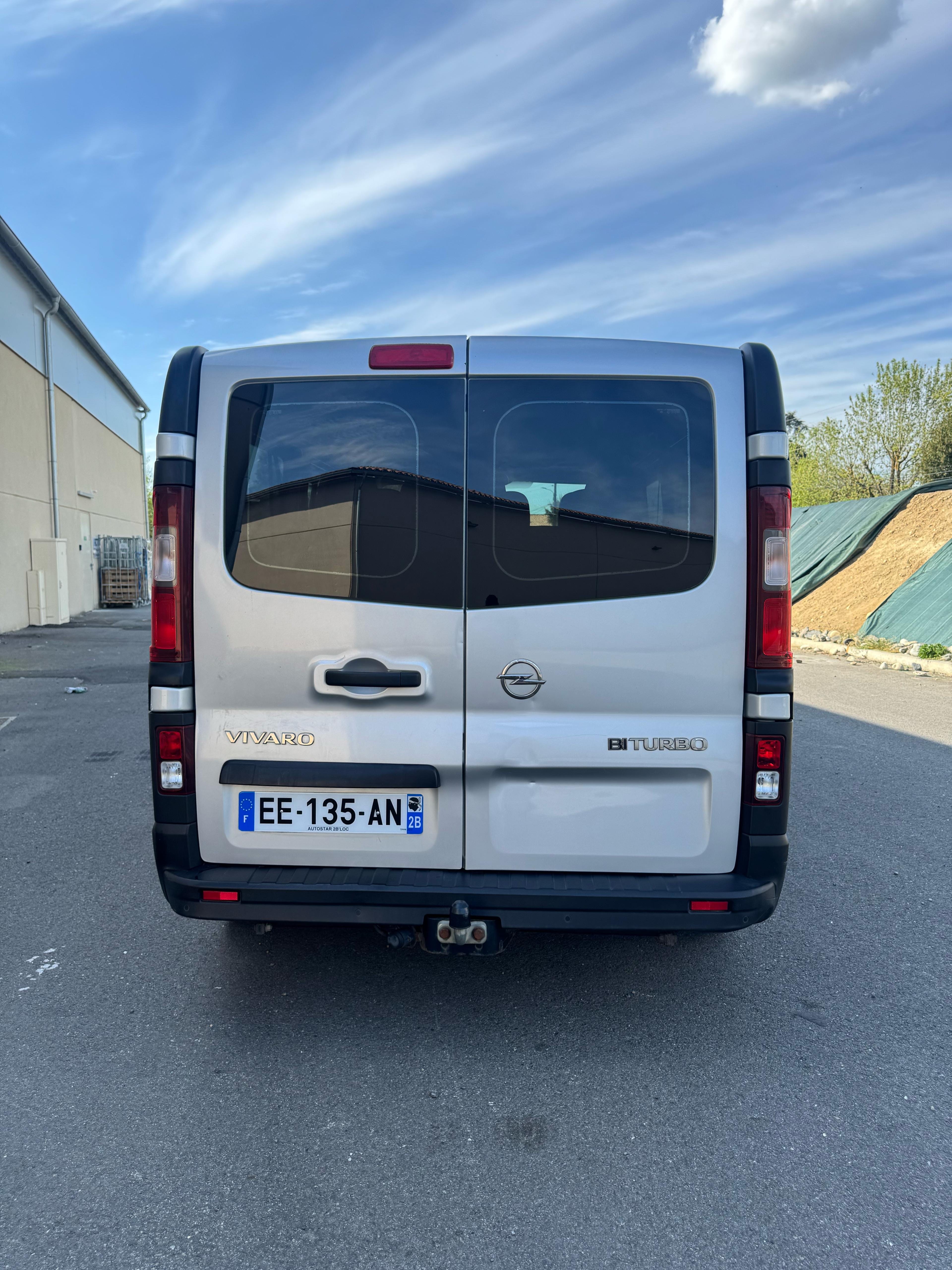 Opel Vivaro avec Audio Bluetooth