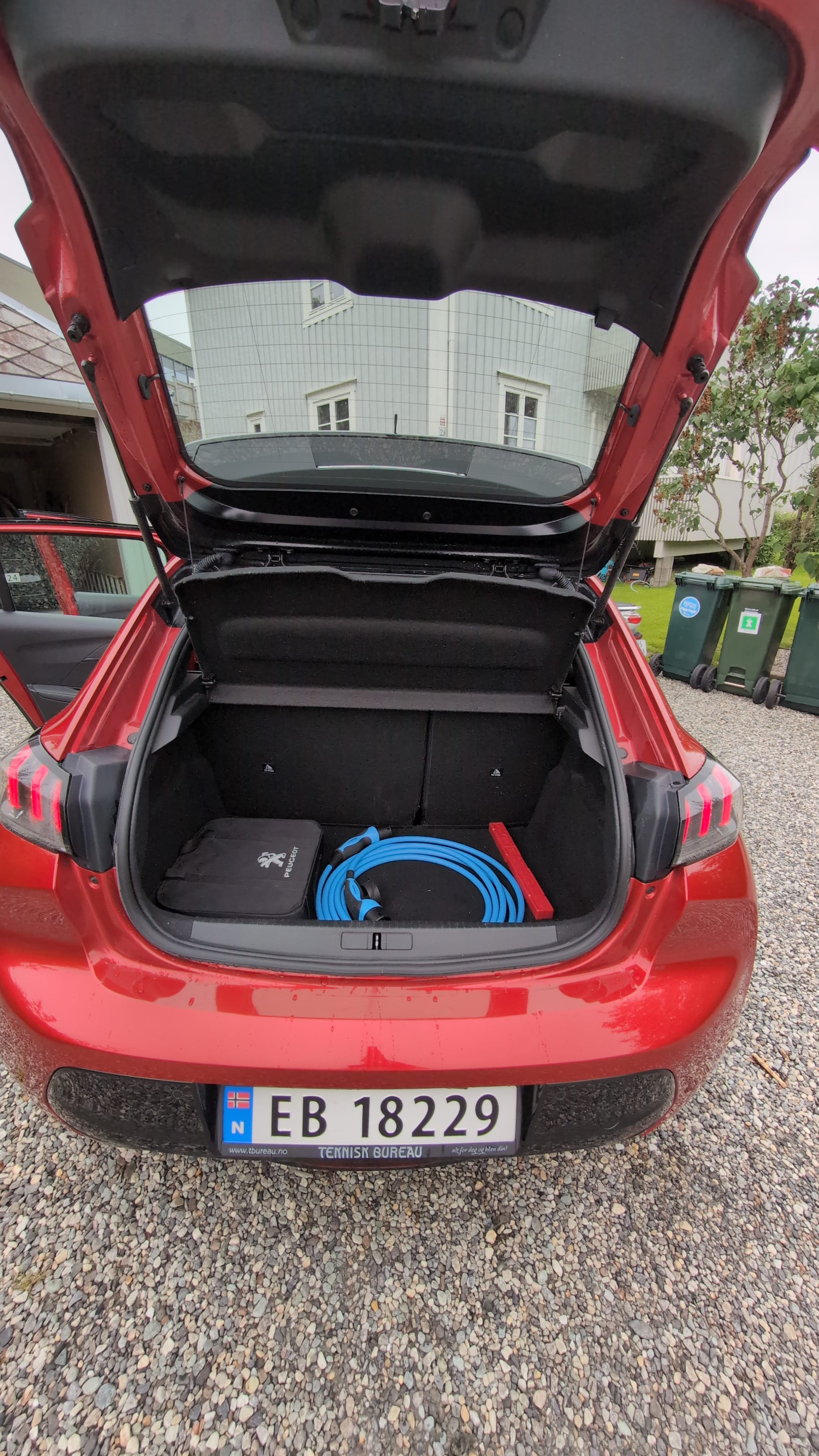 Peugeot e-208 GT with Android Auto