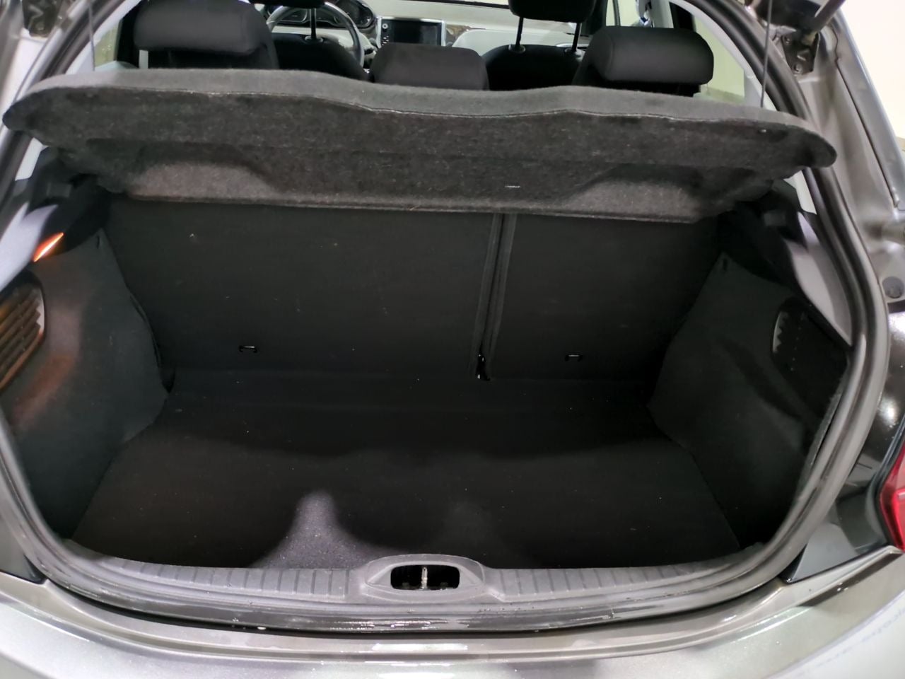 Peugeot 208 avec Port USB
