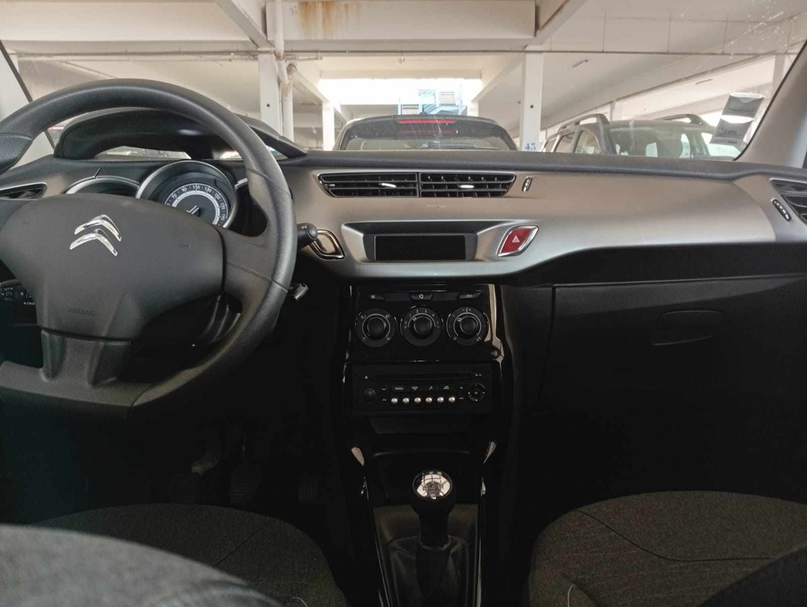 Citroen C3 met Autostoel baby