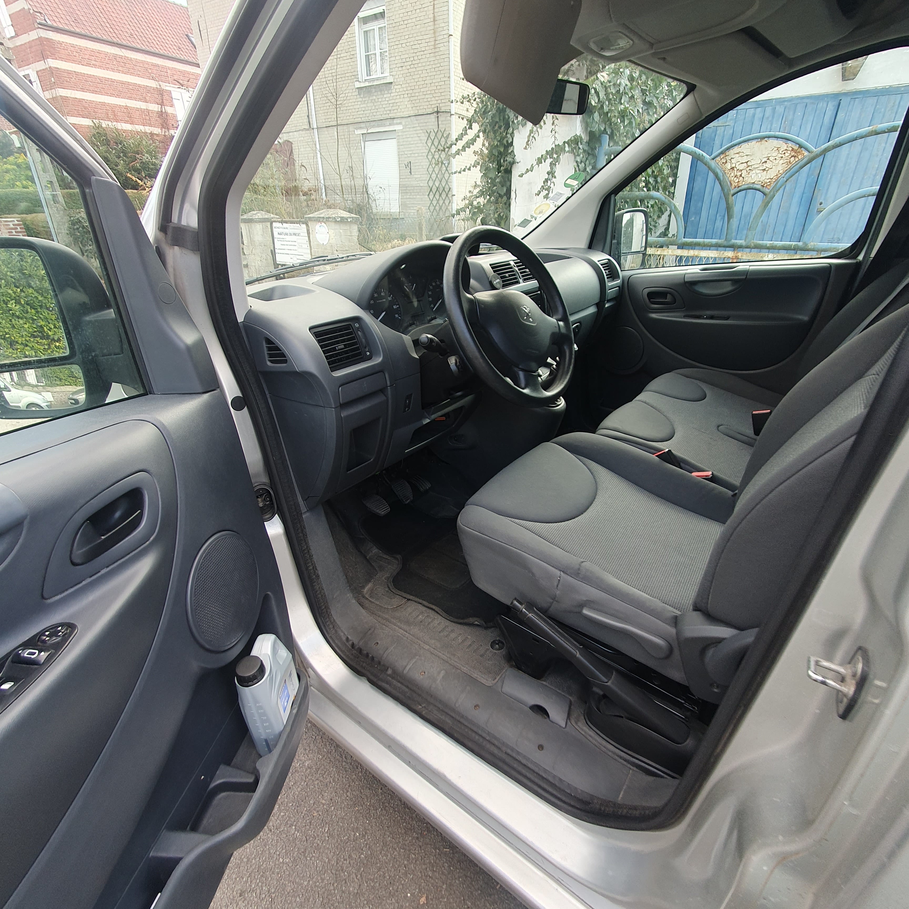 Peugeot Expert Tepee avec Entrée audio / iPod