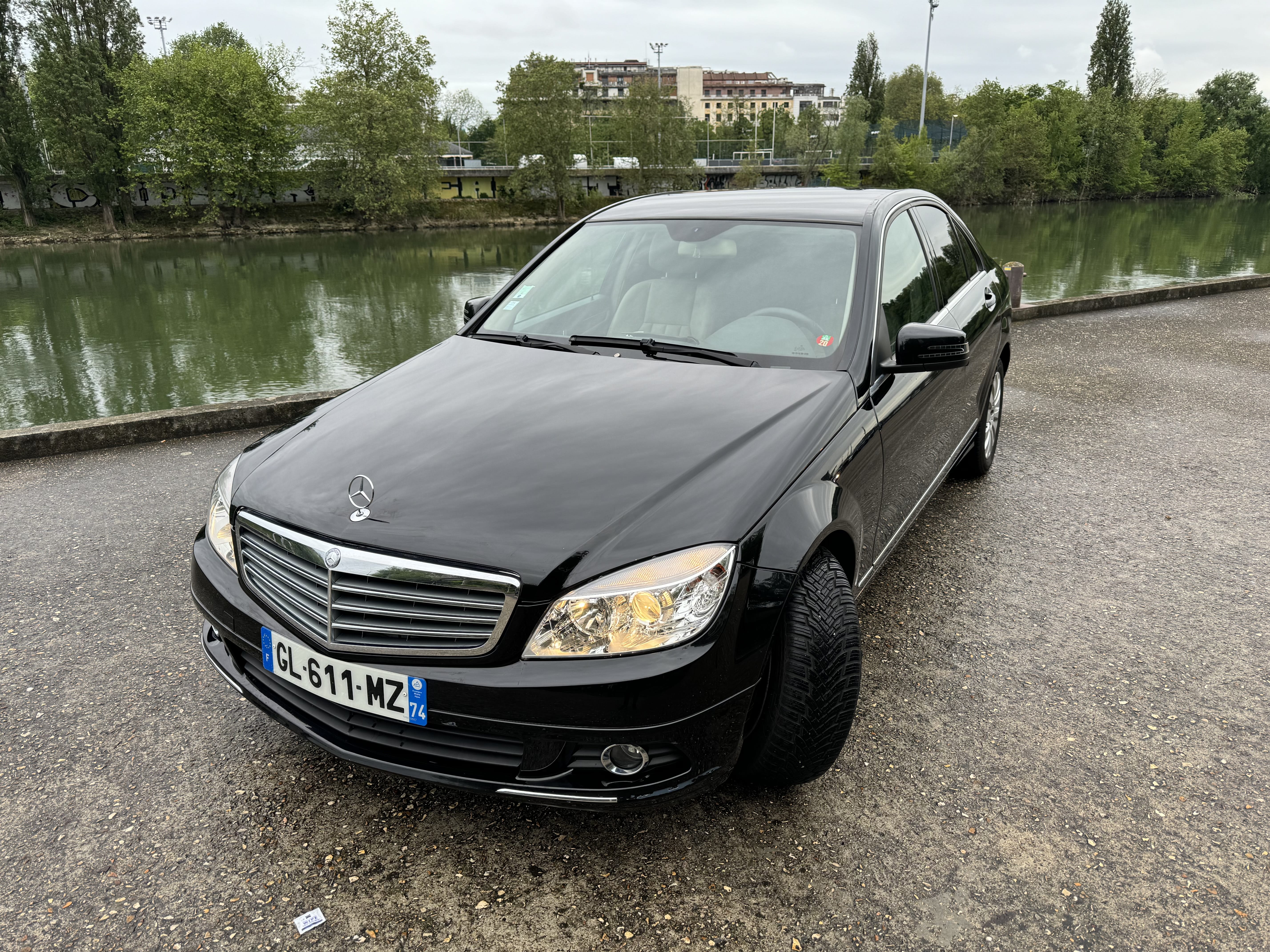 Mercedes-Benz Classe C 200 CGI Avantgarde — Boîte automatique 7 rapports avec Siège bébé