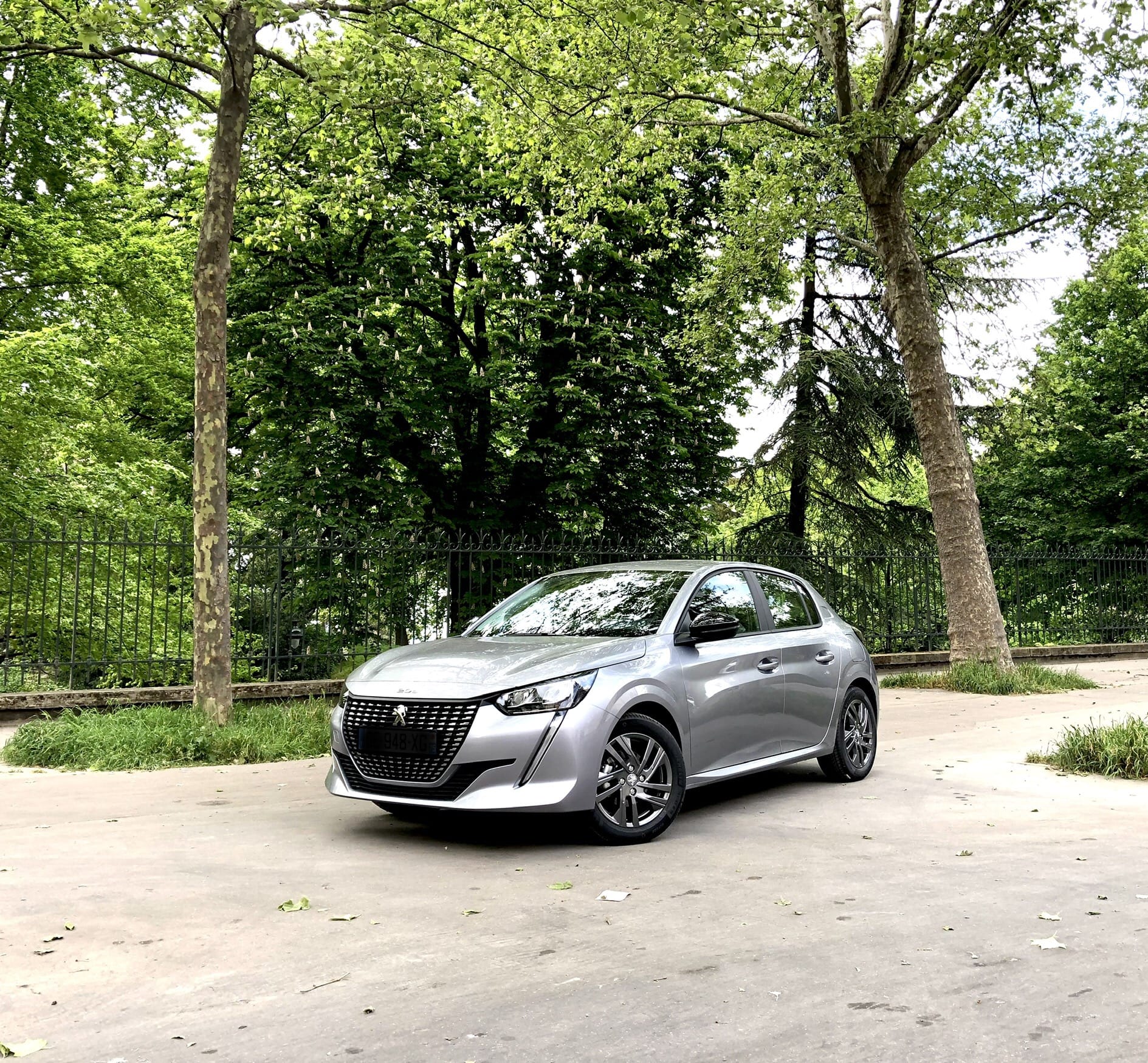 Peugeot 208 fv164 avec Climatisation