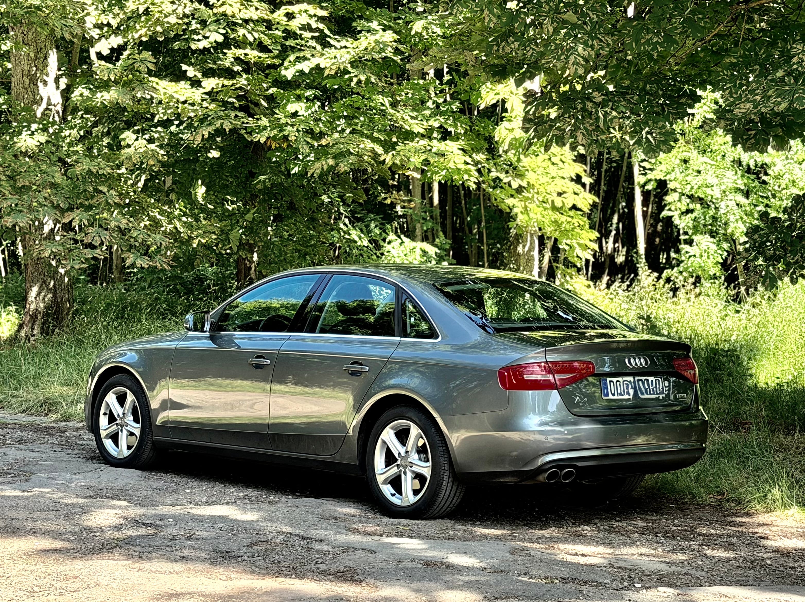 Audi  A4 2.0T Premium Plus Quatro avec Régulateur de vitesse