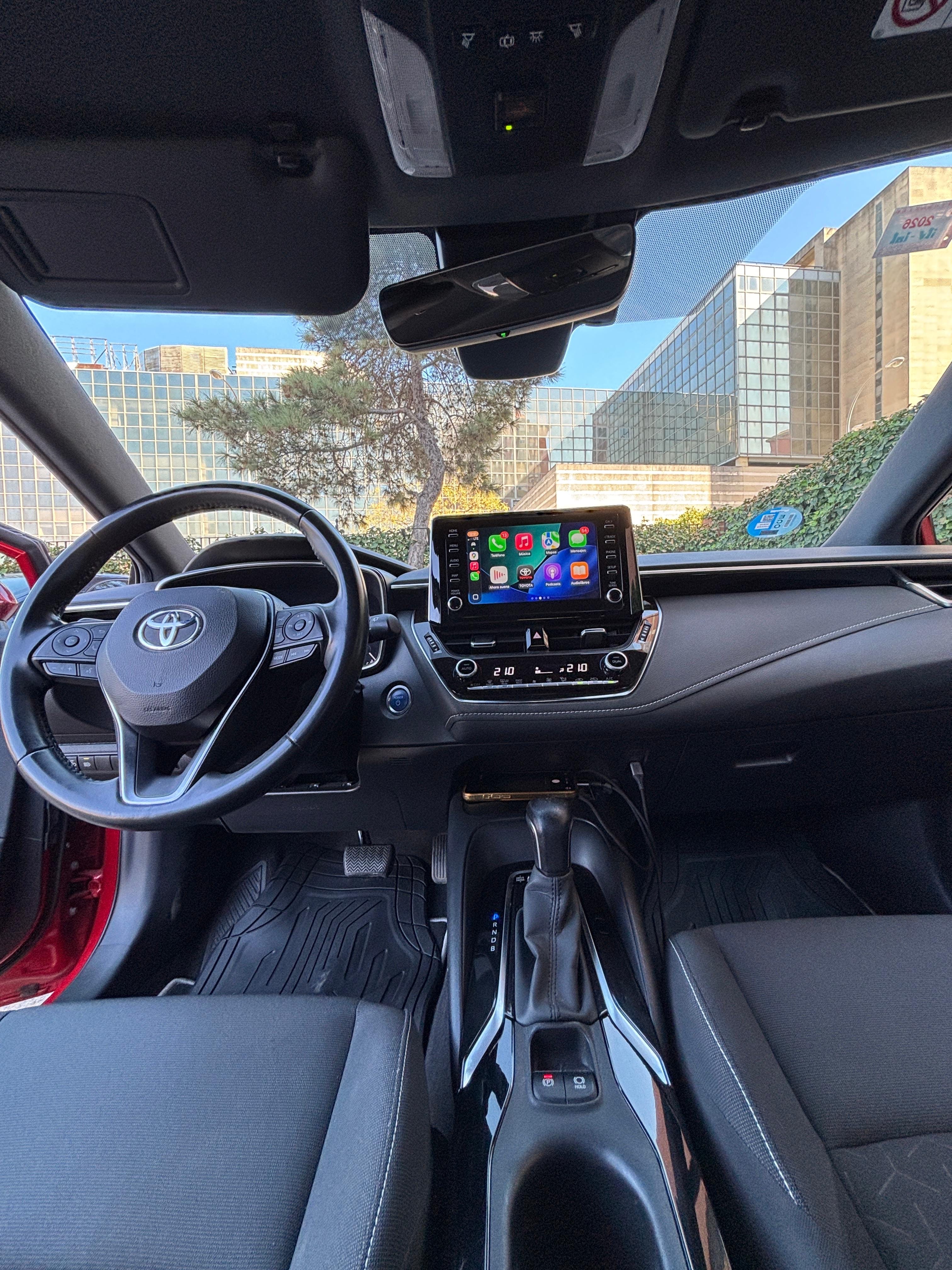 Toyota Corolla Híbrido con Control de velocidad