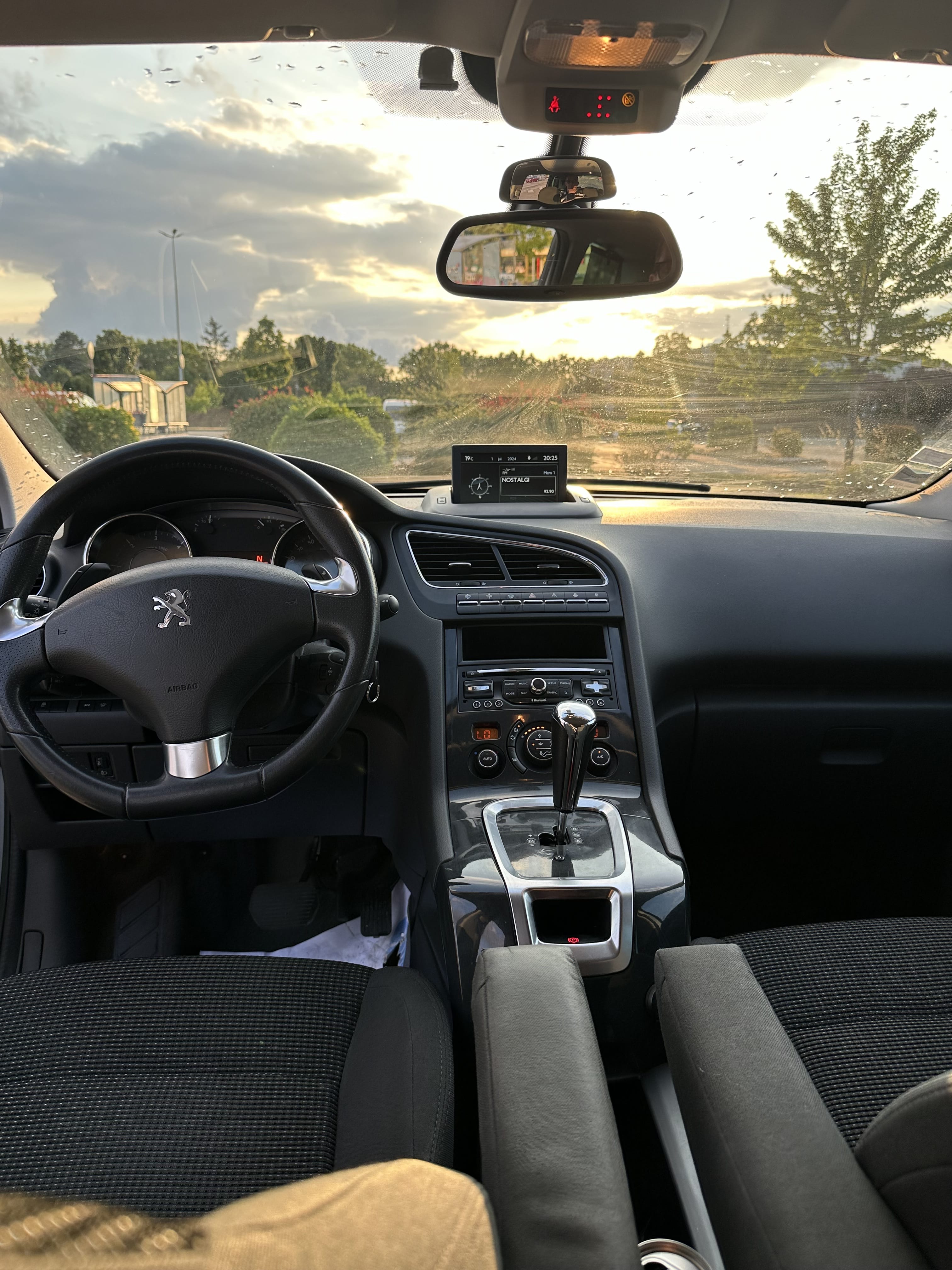 Peugeot 5008 avec Siège bébé