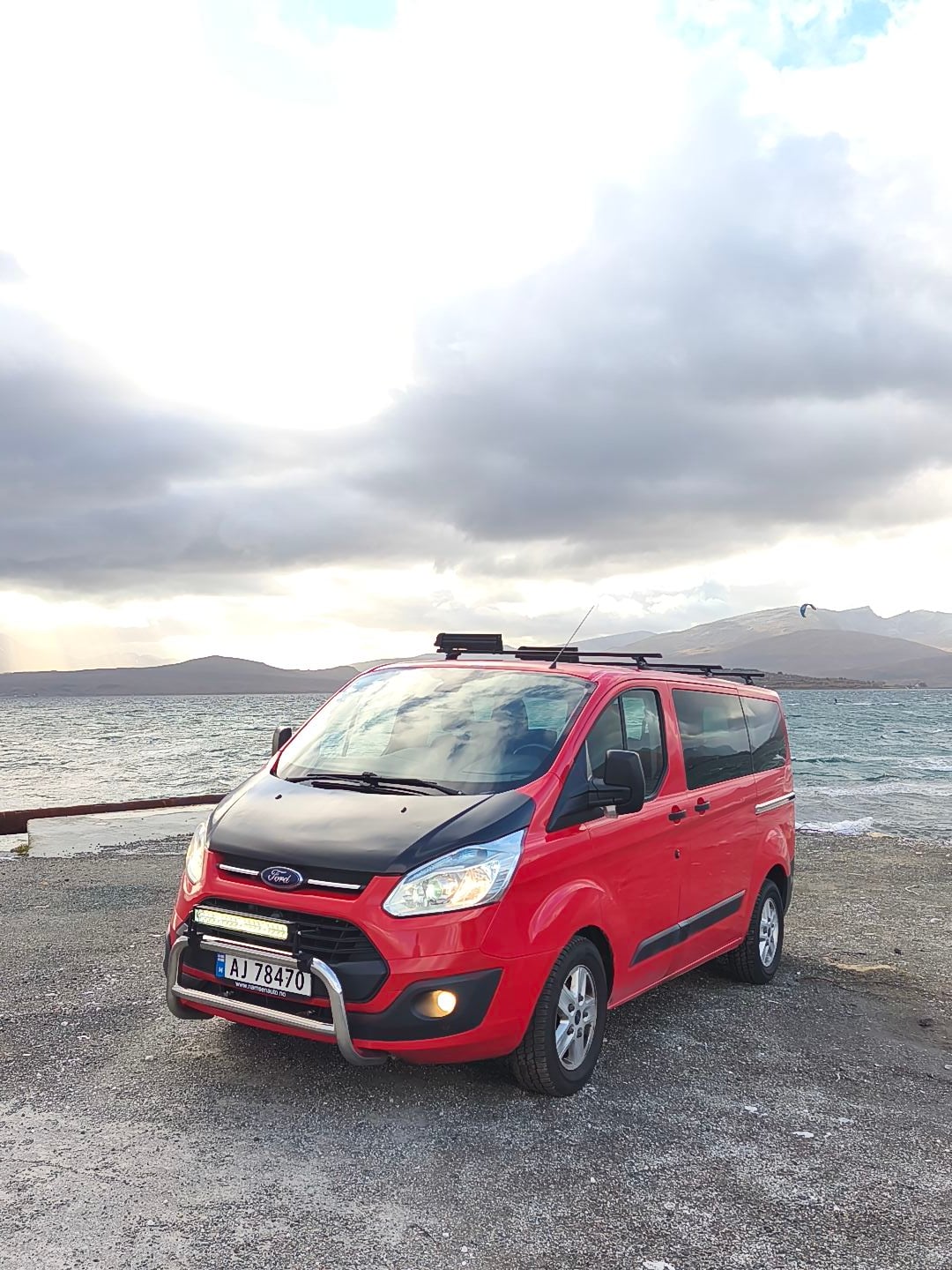 Ford Tourneo Custom 2.2 TDCI, 2014, Diesel, 9 plazas y más