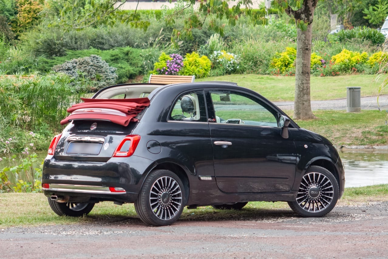Fiat 500 C Gare ST-Jean  Louez Fiat 500 Cabriolet – Élégance, Maniabilité et Plaisir de Conduite ! avec Climatisation