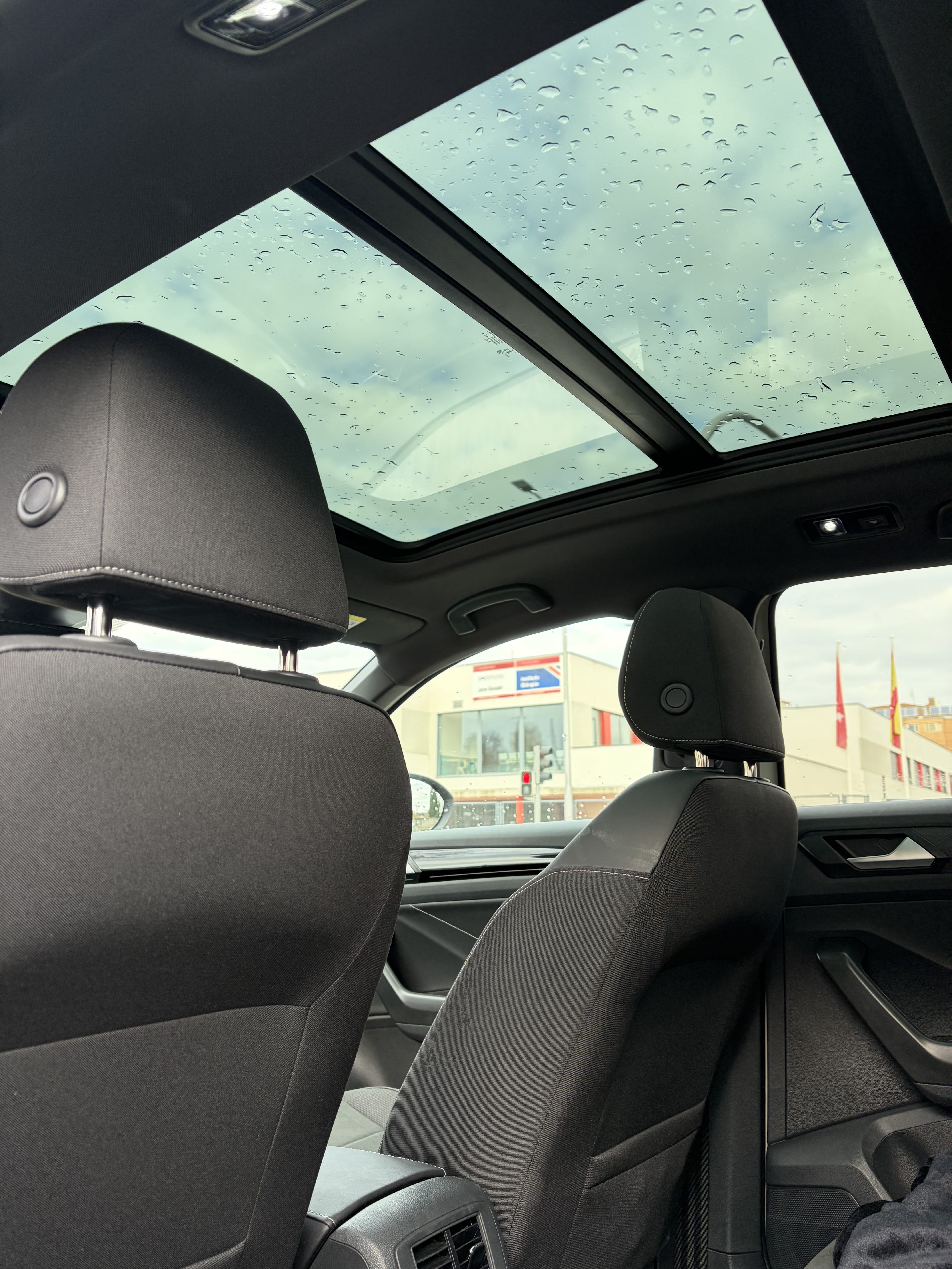 Volkswagen T-Roc with Dashcam