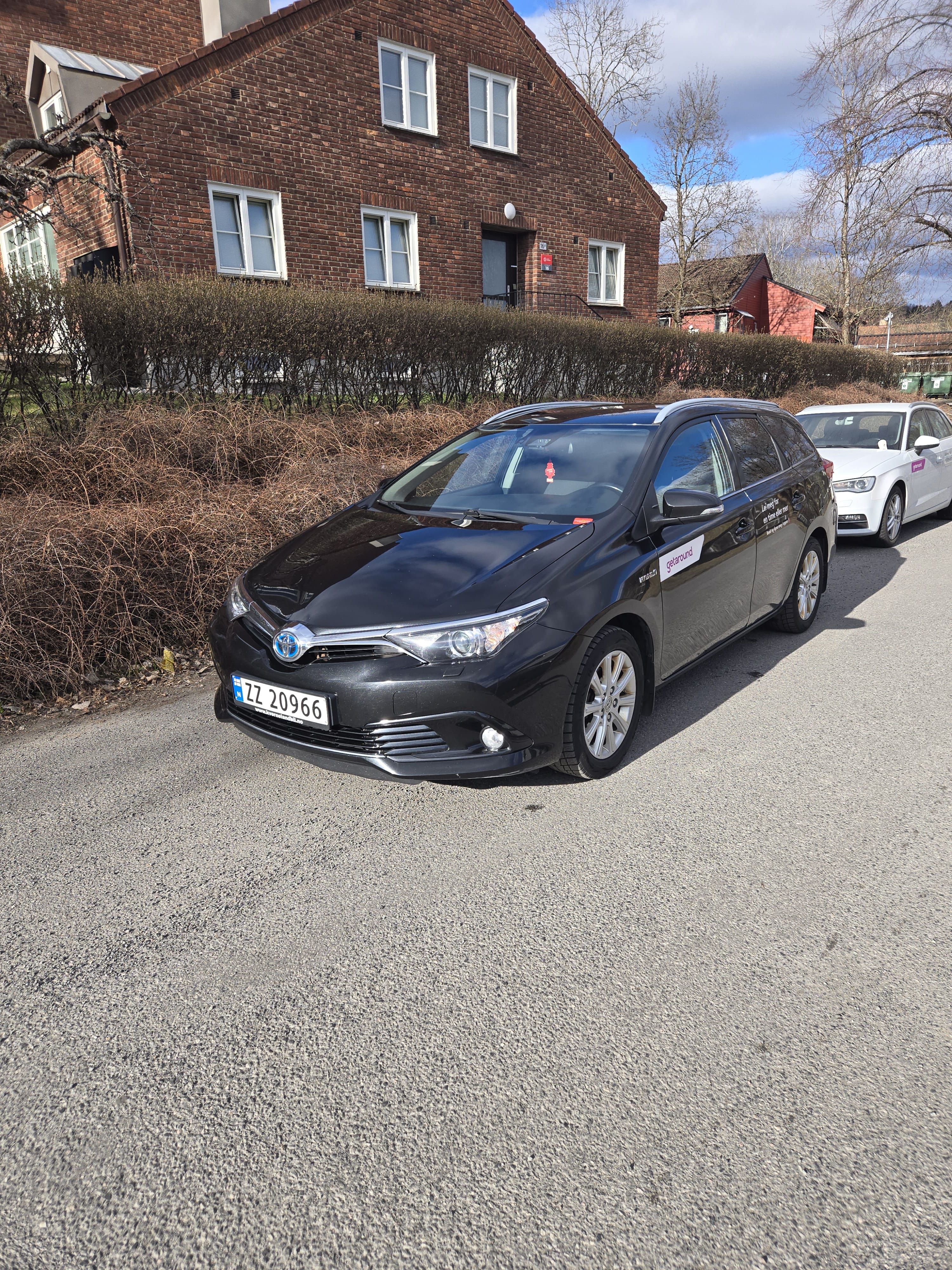Toyota Auris Touring Sports 1,8 Hybrid, Automat, perfekt for korte og lange kjøreturer. inkl Beboerkort parkering, 2015, Blyfri 95 / Électrique (hybride), automatique