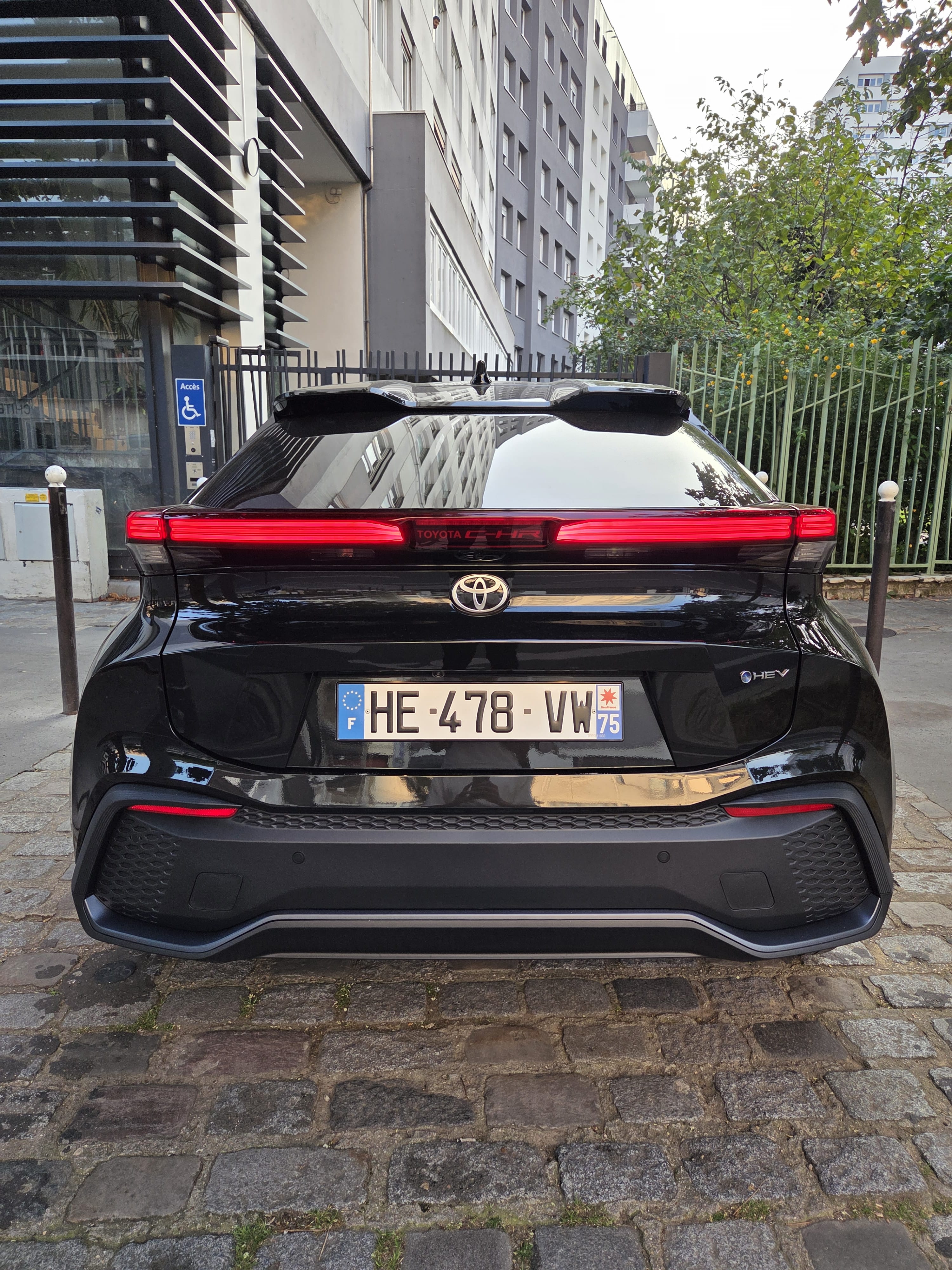 Toyota C-HR Hybrid avec Climatisation