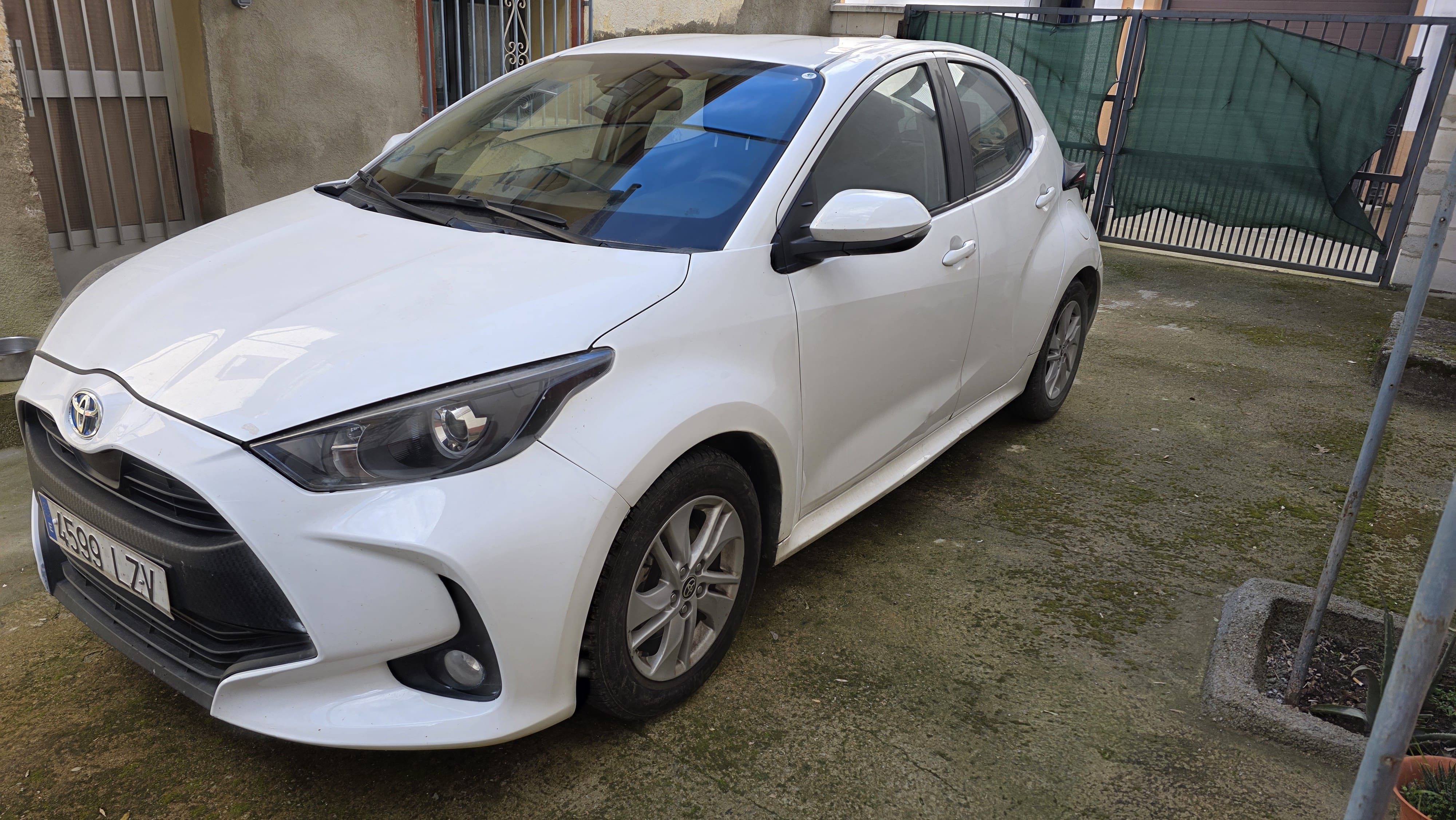 Toyota Yaris Híbrido mit Klimaanlage