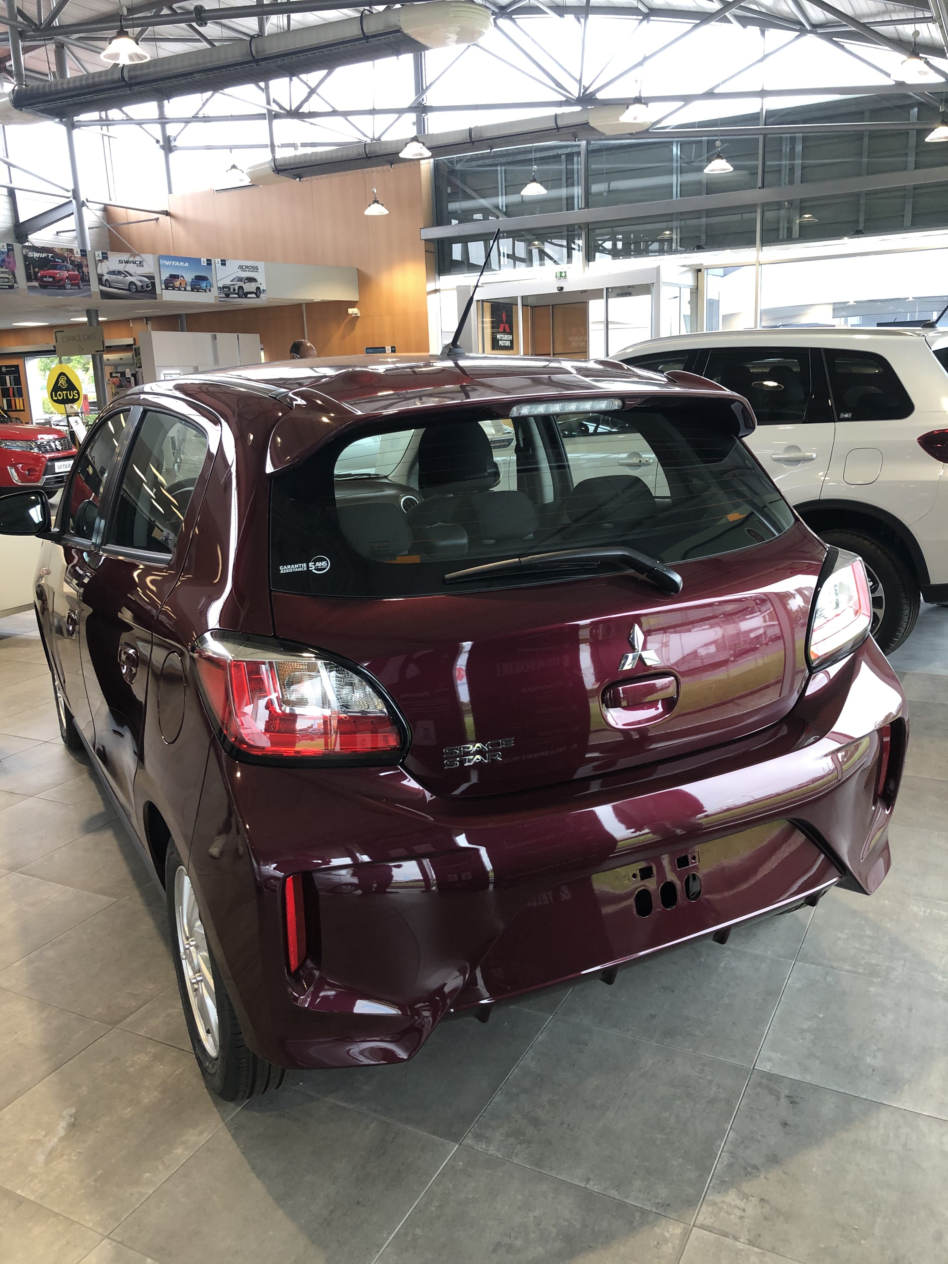 Mitsubishi Space Star avec Entrée audio / iPod