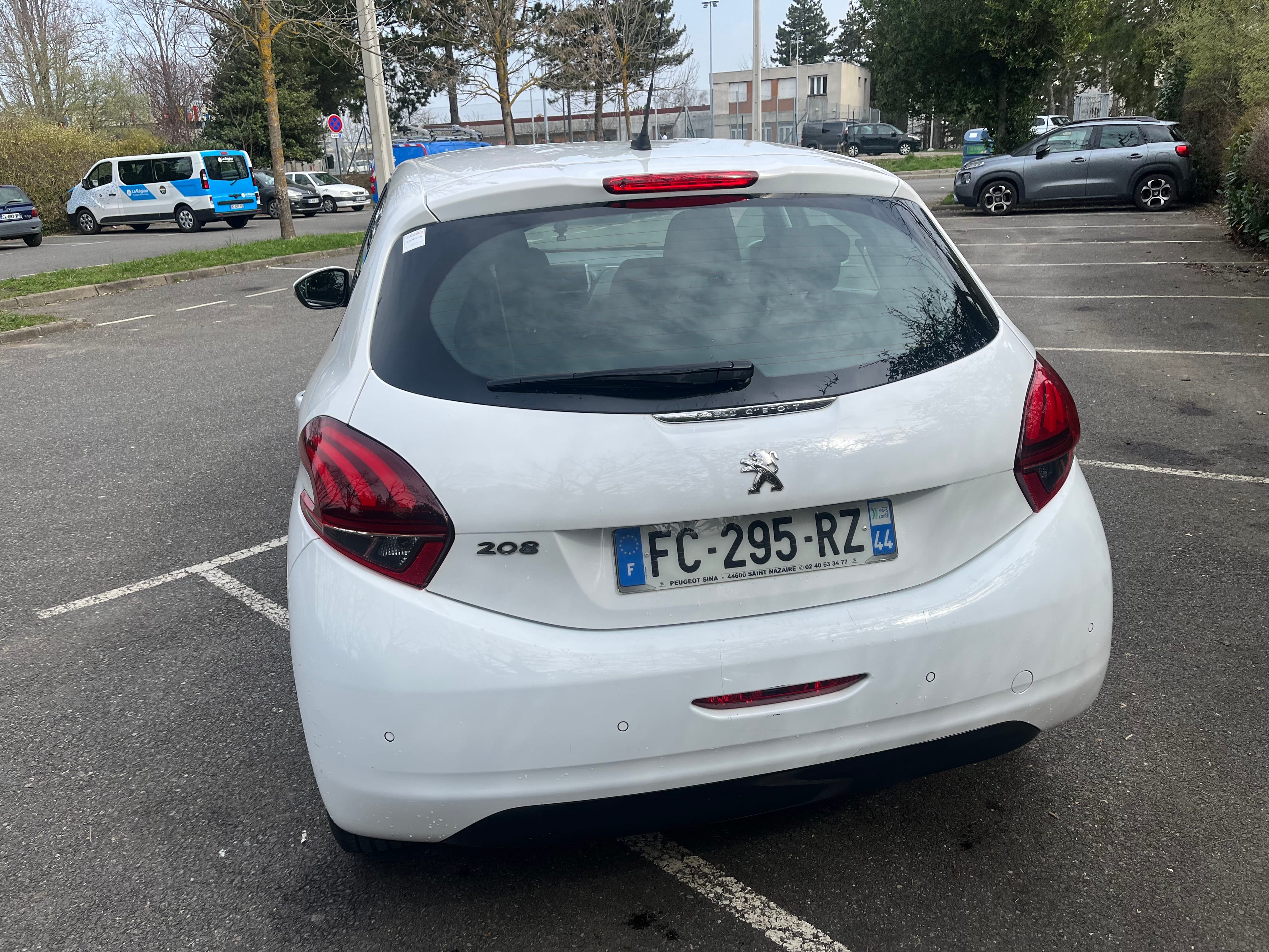Peugeot 208 avec Port USB