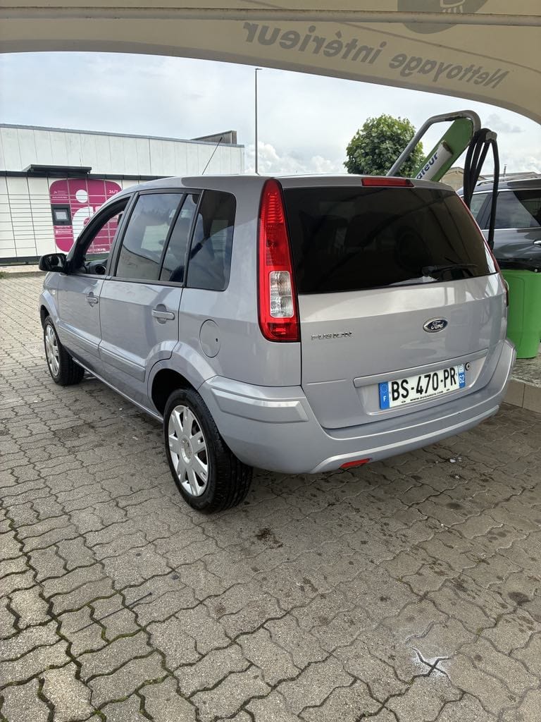 Ford Fusion avec Entrée audio / iPod