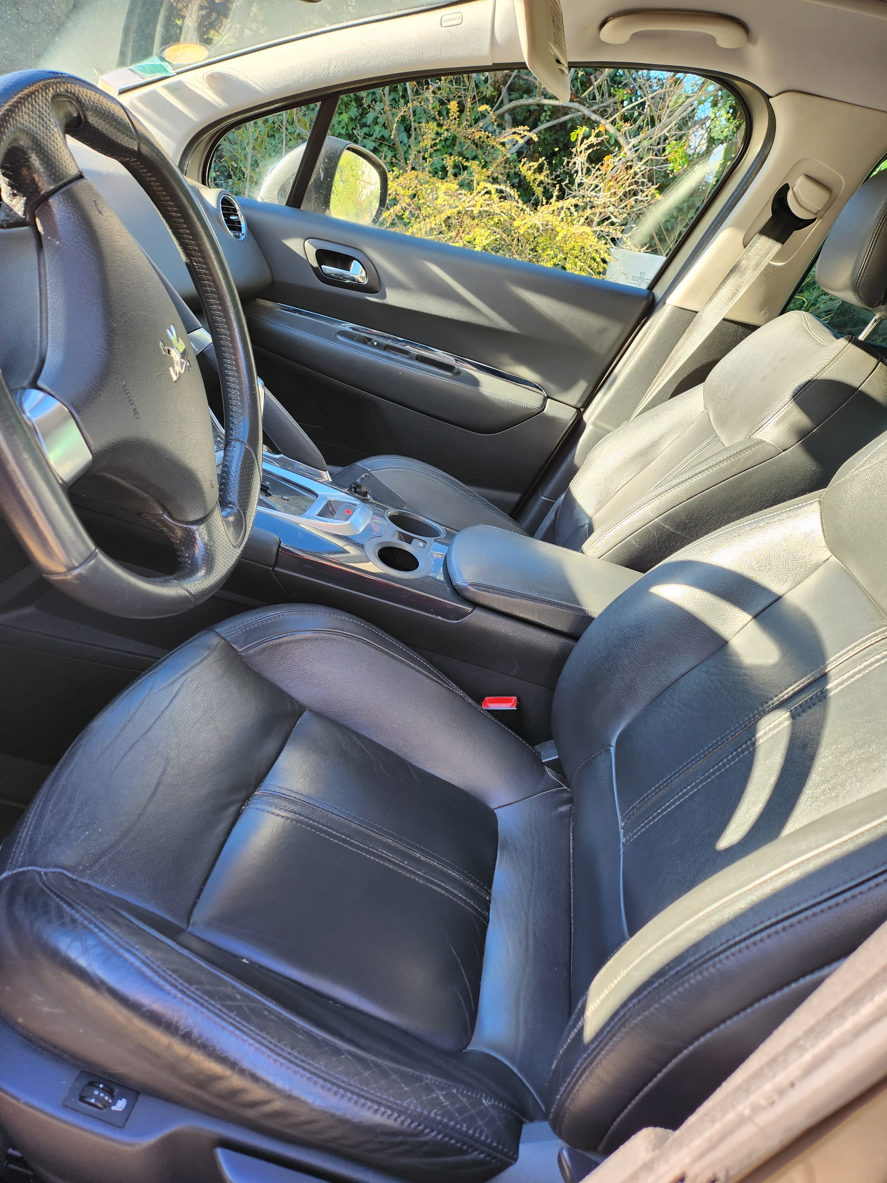 Peugeot 3008 féline 1,6l 6cv, boîte automatique, régulateur vitesse, rayures carrosserie par endroits avec Audio Bluetooth