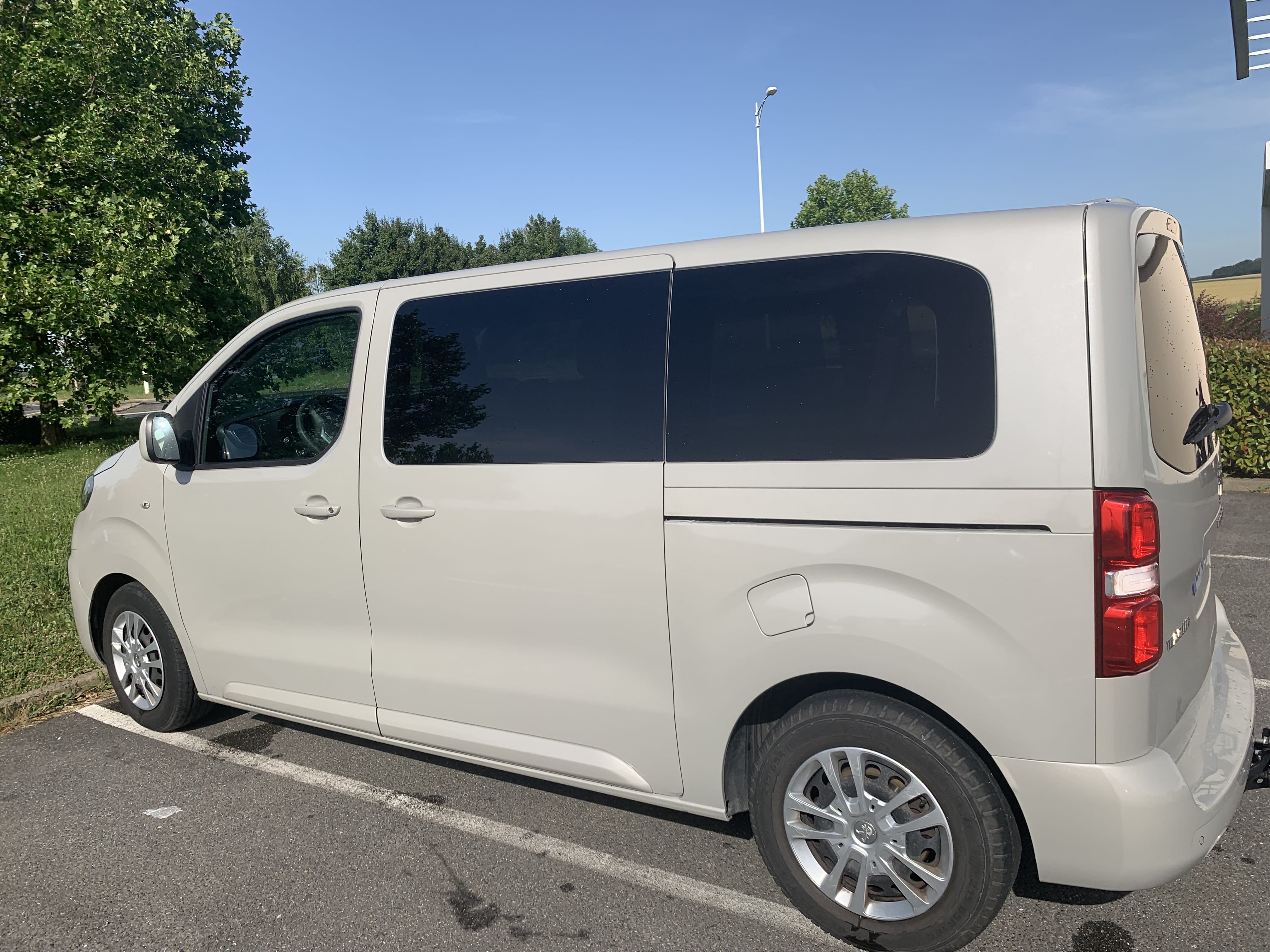 Peugeot Traveller avec Climatisation