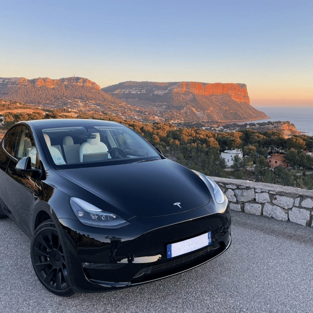 Tesla Model Y, 2023, Électrique, automatique