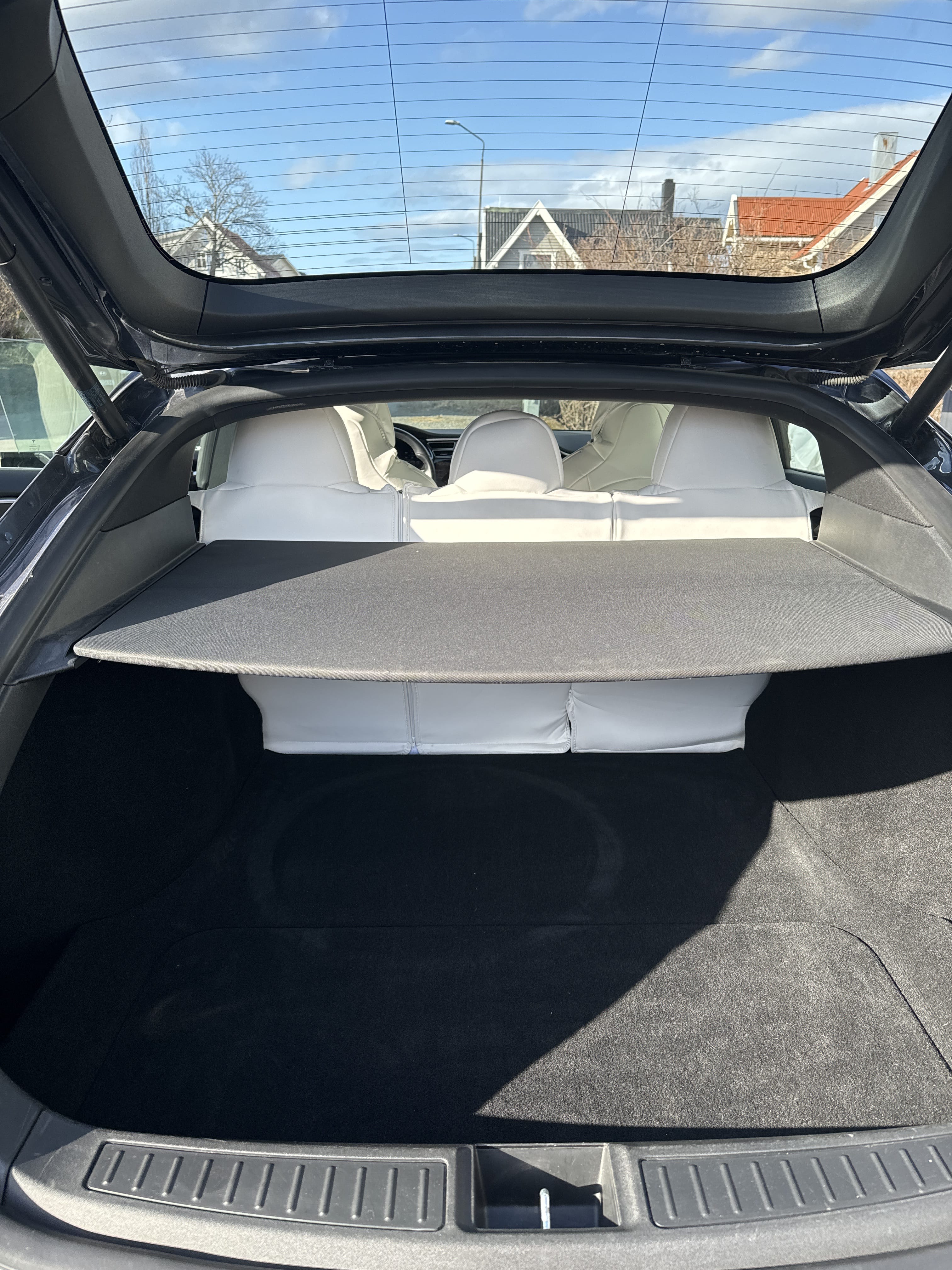 Tesla Model S 75D med Firehjulstrekk