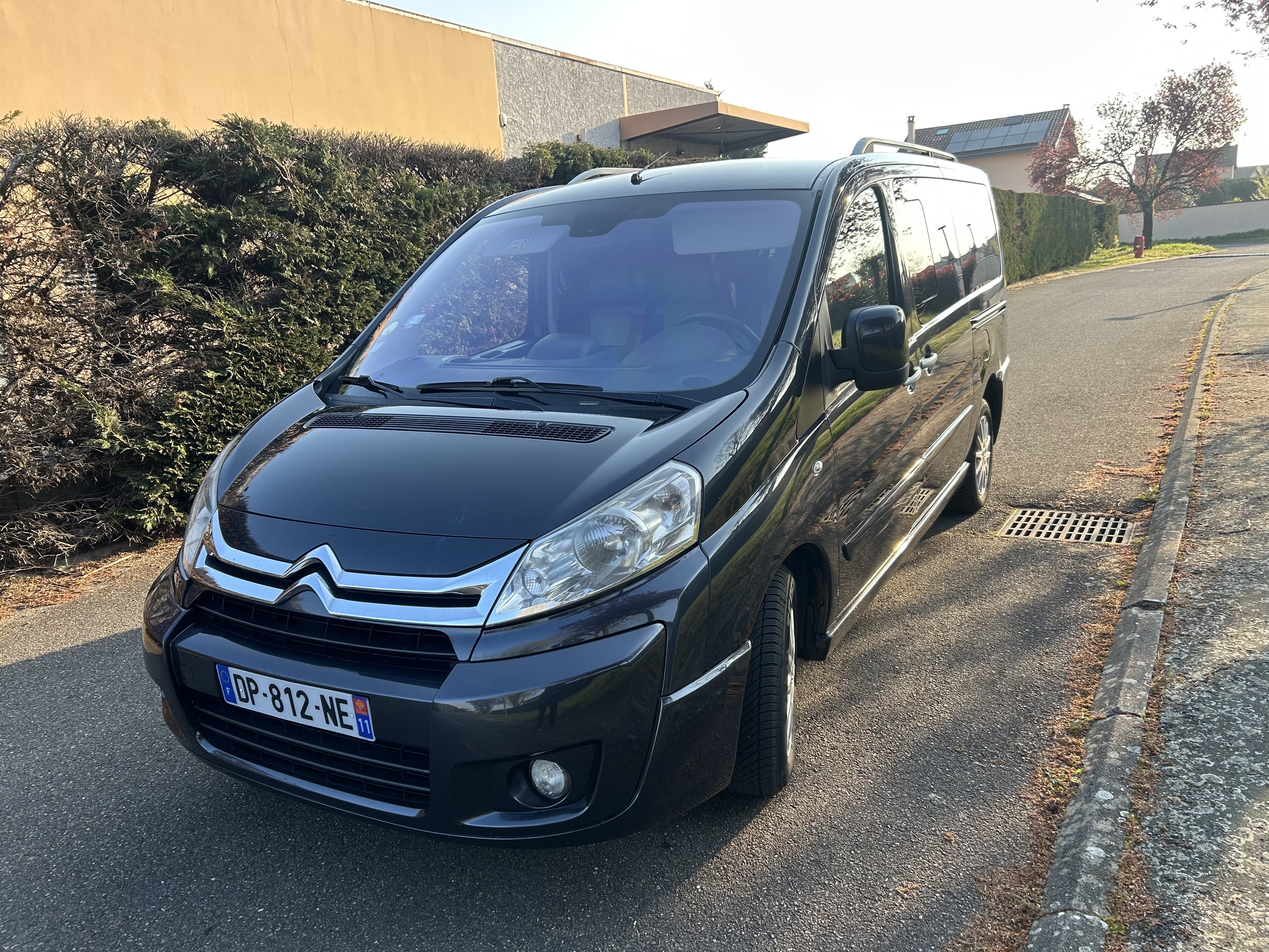 Citroen Jumpy Multispace 2.0 hdi  9 place avec Chaines