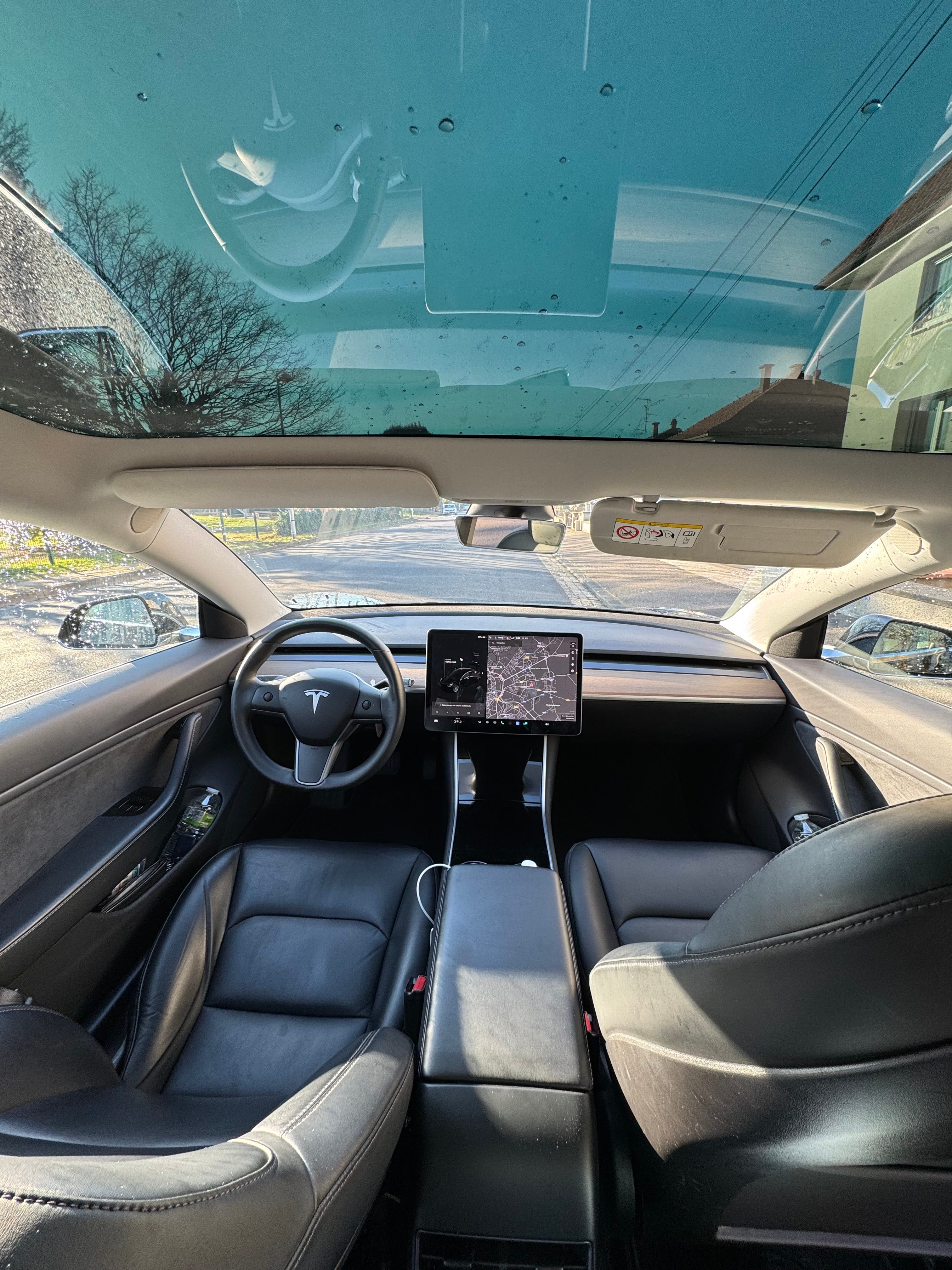 Tesla Model 3 Standard Range Plus avec GPS