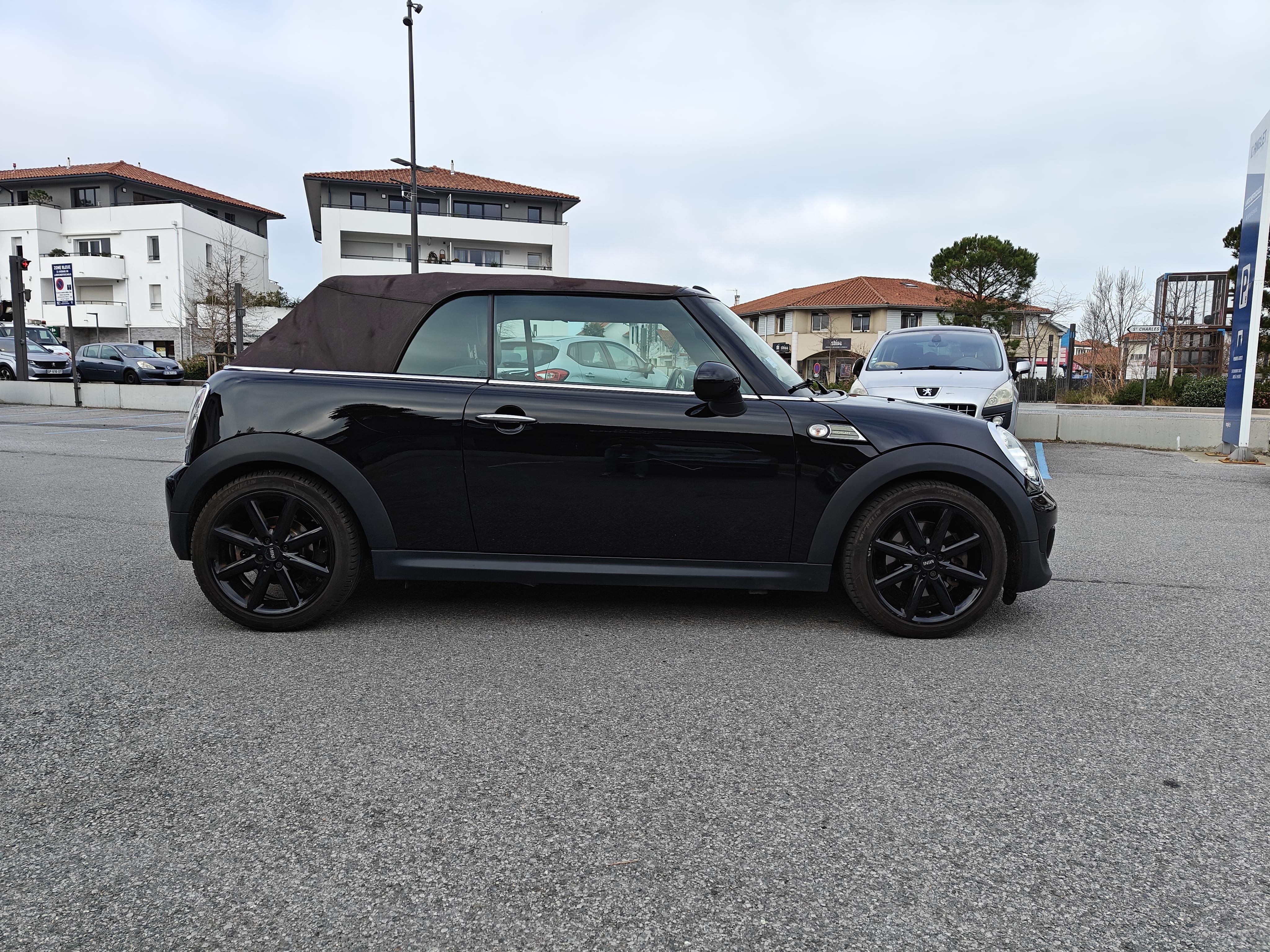 Mini Cooper Convertible R57 with Air conditioning