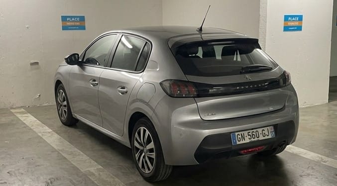 Peugeot 208 con Aire acondicionado