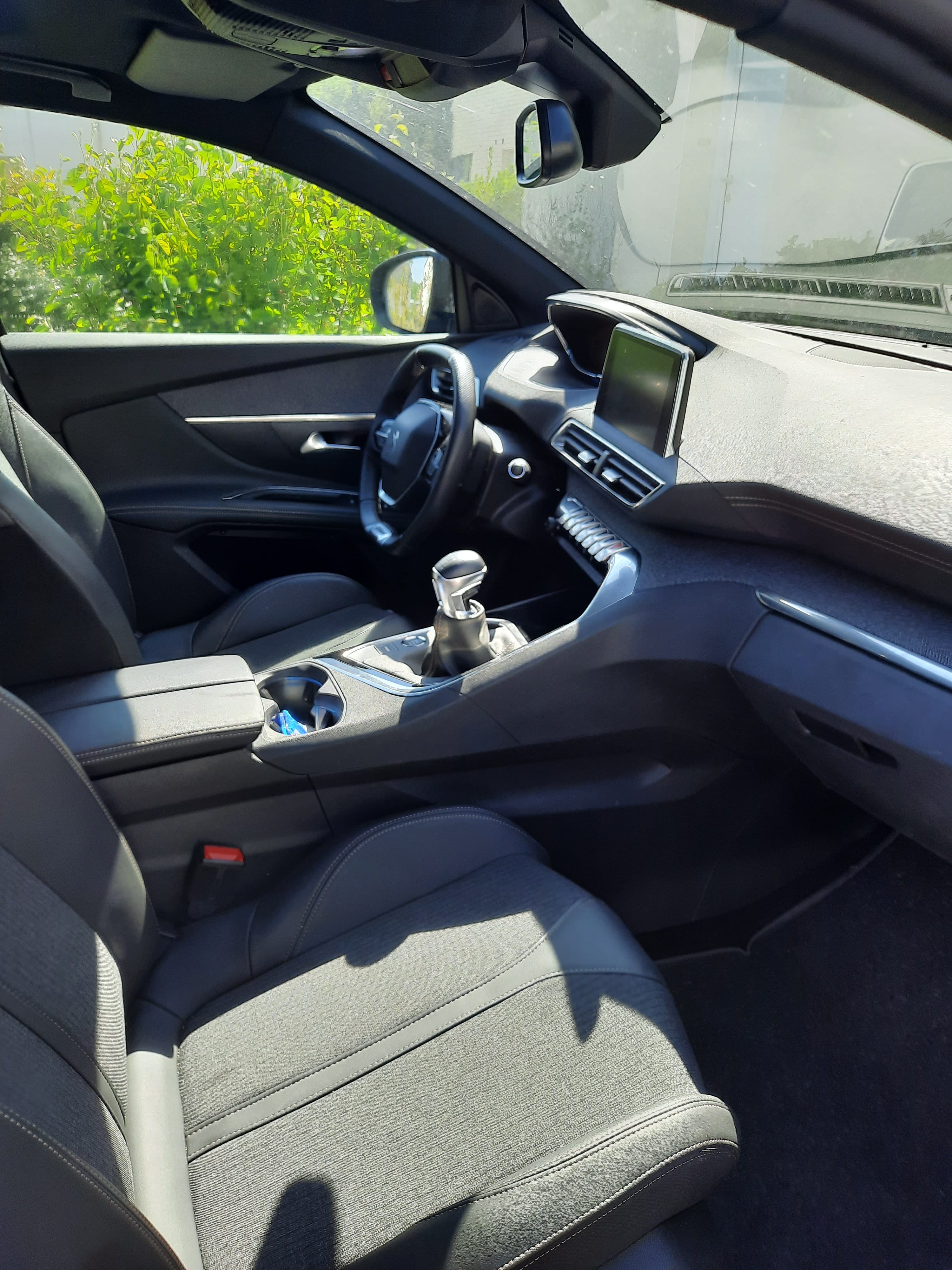 Peugeot 5008 avec GPS