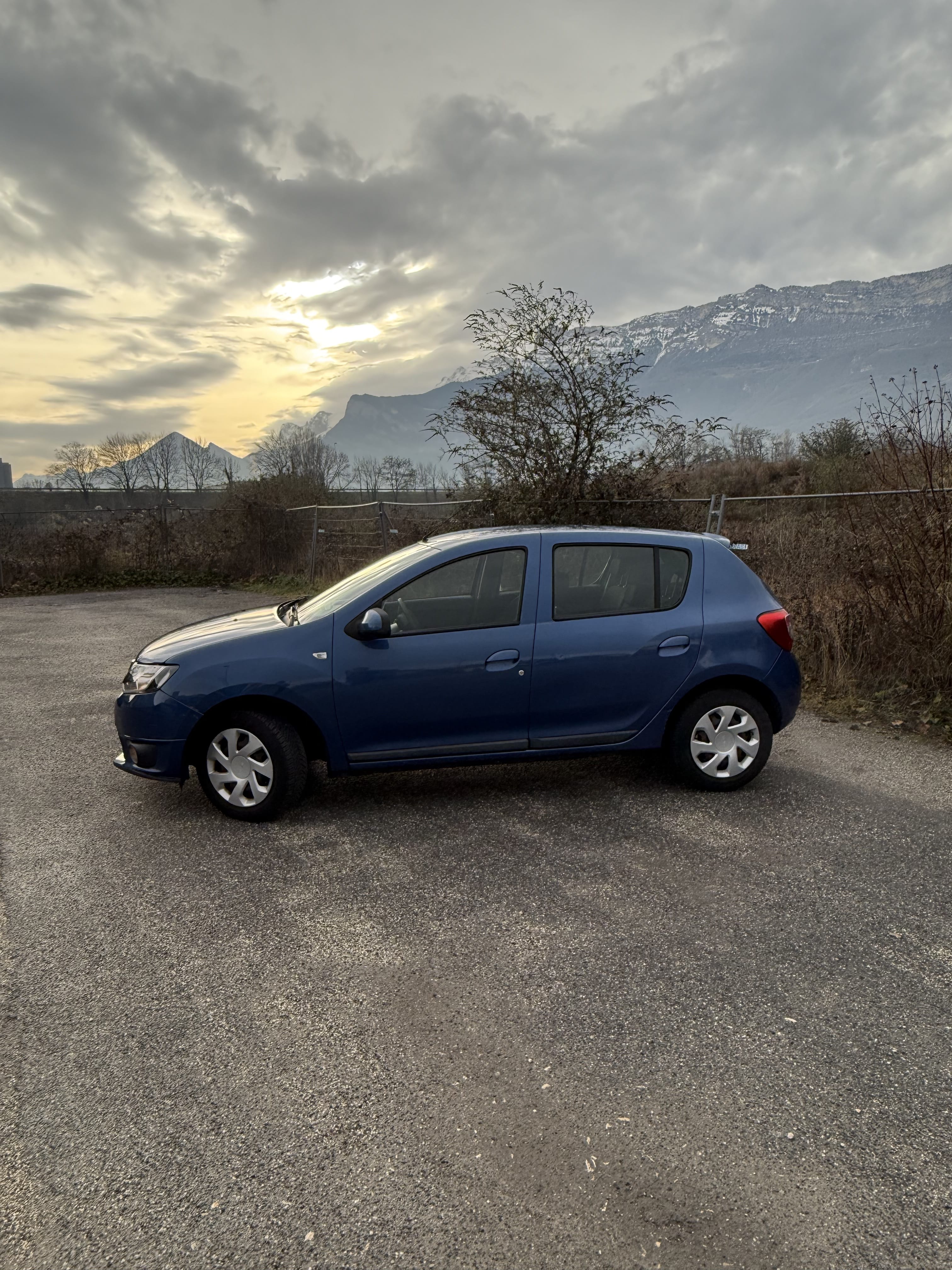 Dacia Sandero 0.9 tce avec Entrée audio / iPod