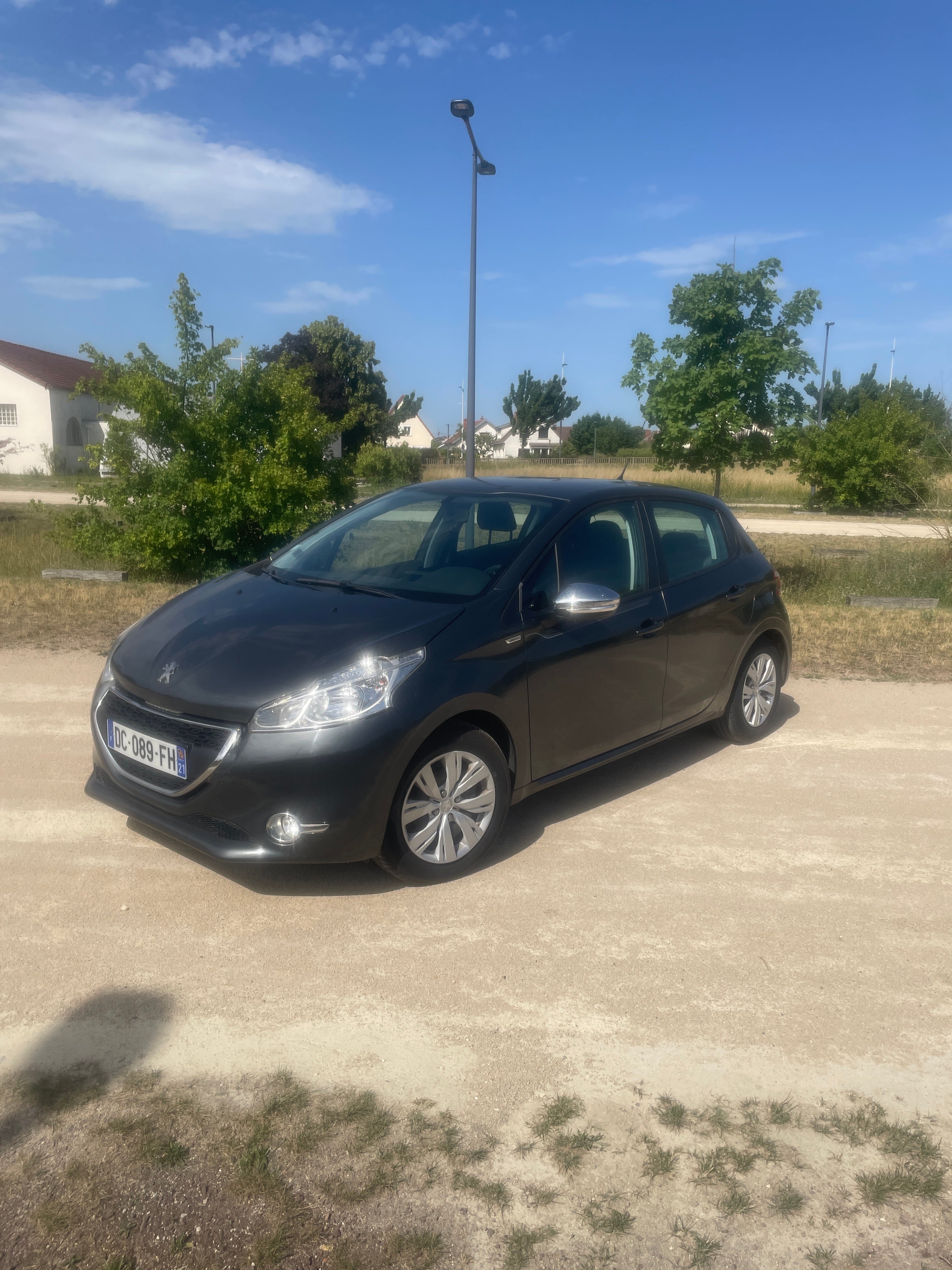 Peugeot 208, 2014, Essence 95
