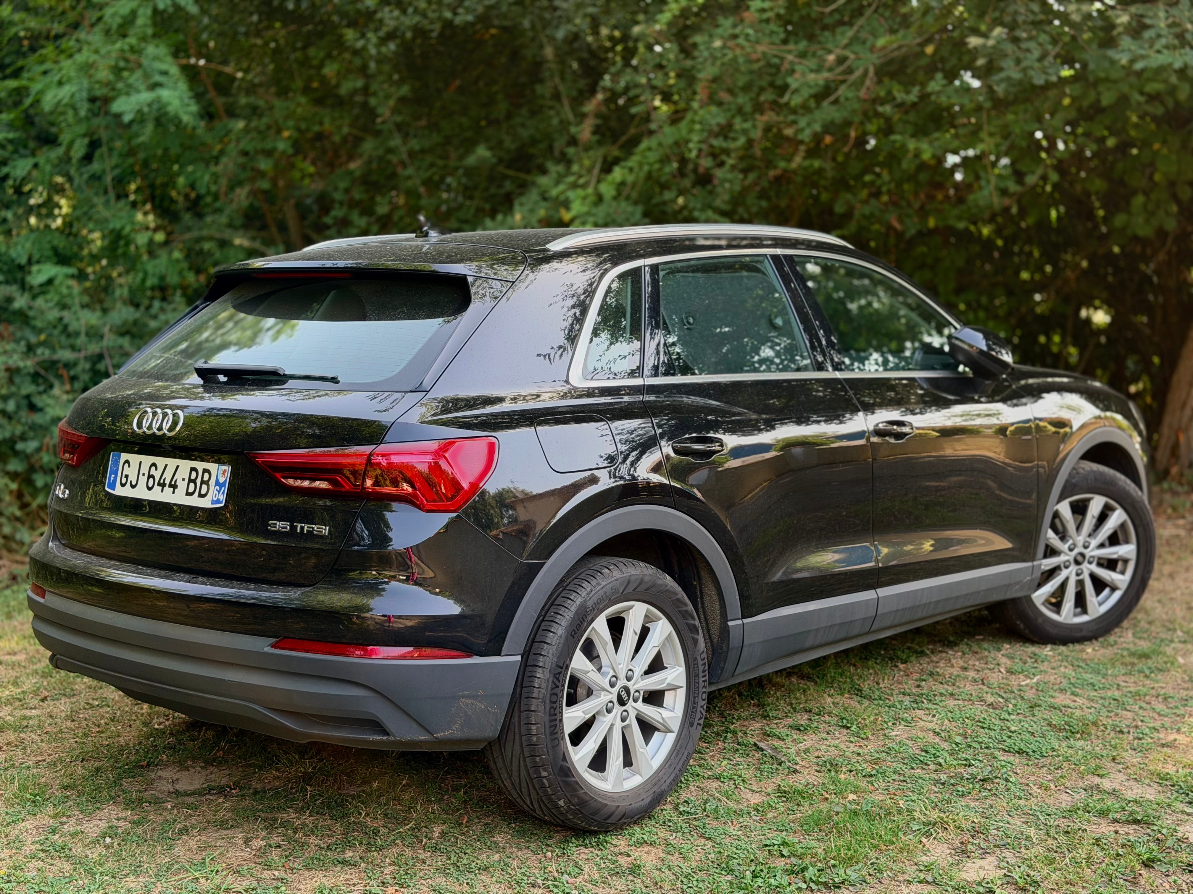 Audi Q3 with Air conditioning