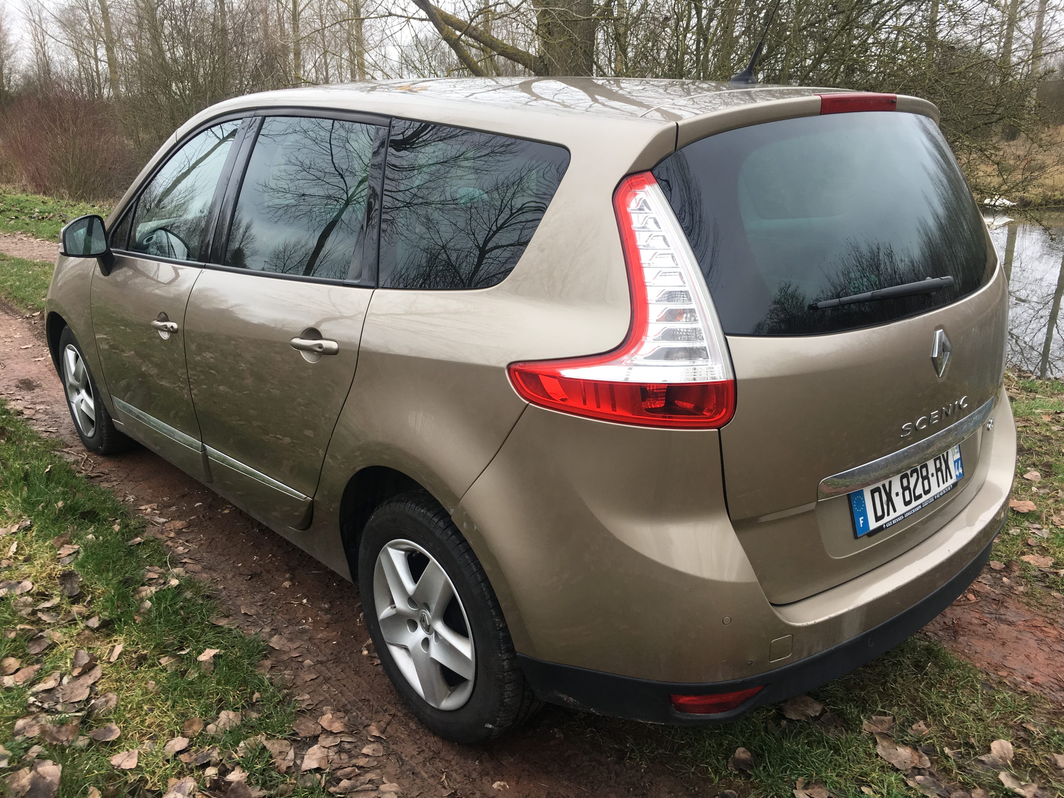 Renault Grand Scenic 7 places diesel beige avec GPS