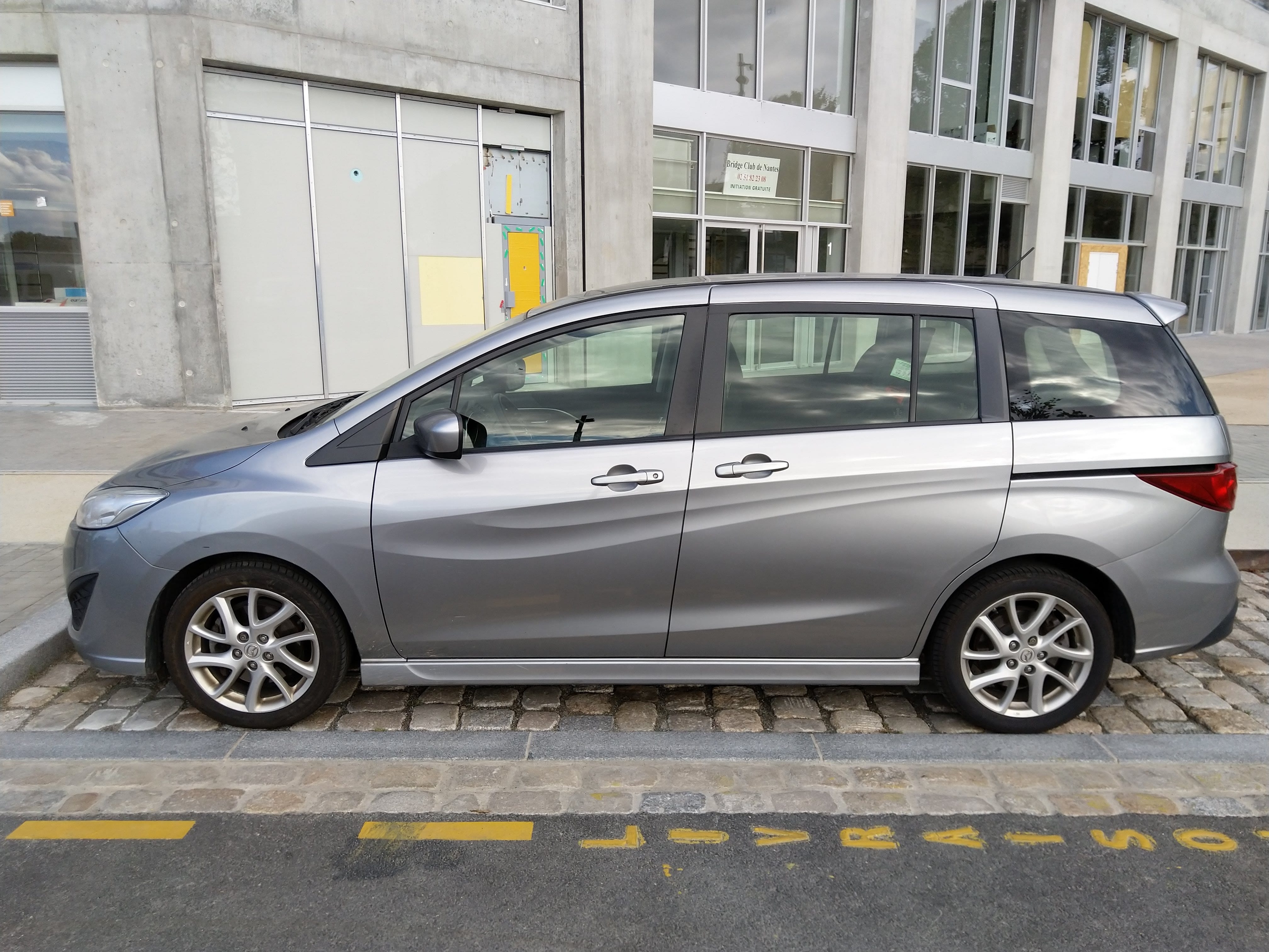 Mazda 5 avec Climatisation