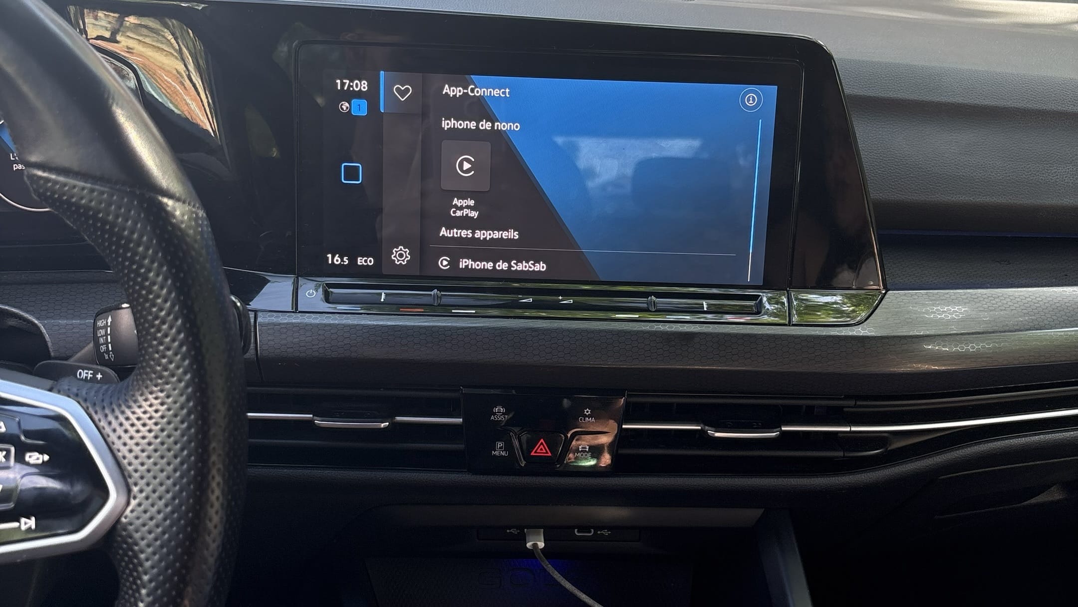 Volkswagen Golf avec GPS