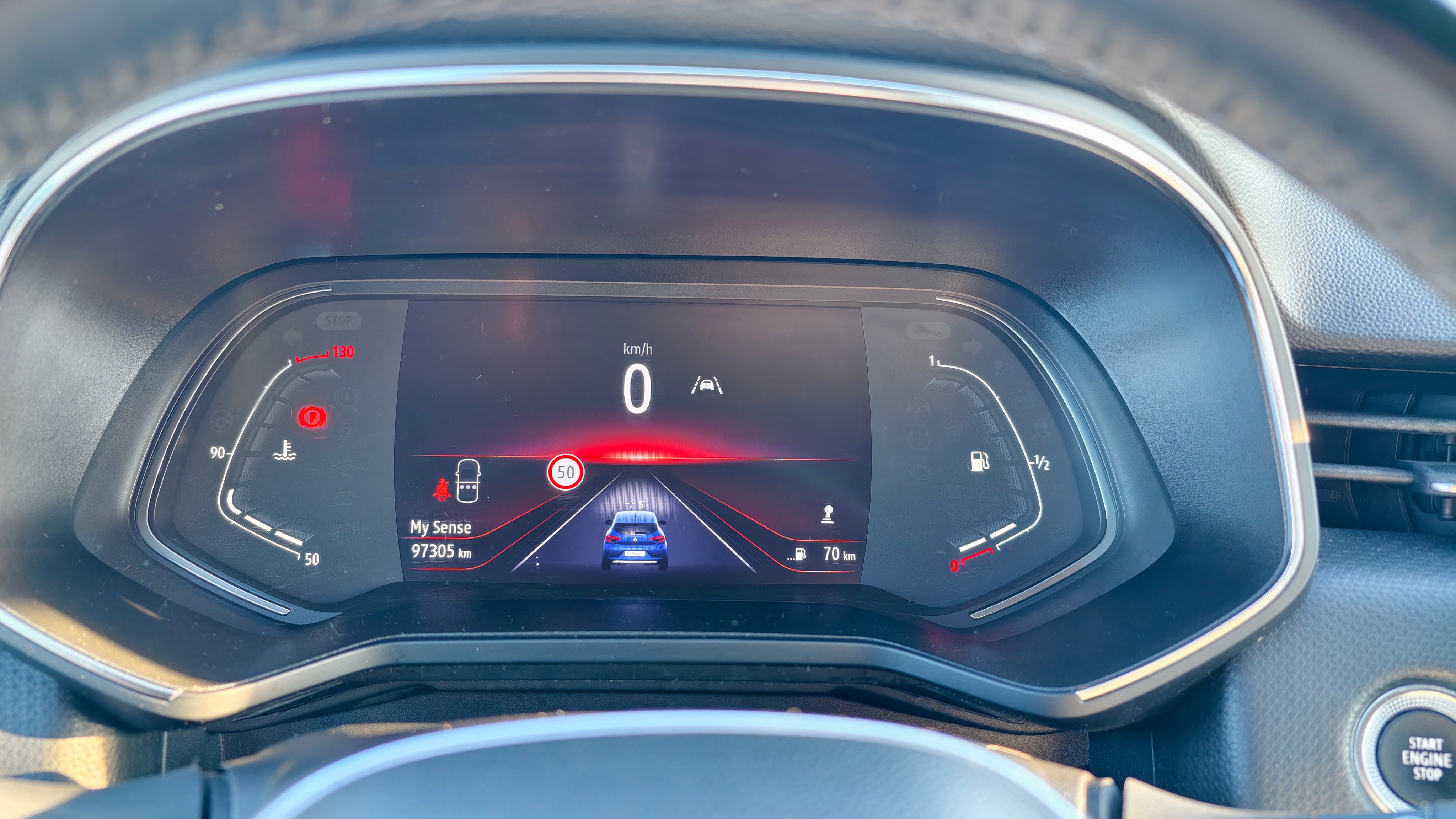 Renault Clio Aéroport de Marseille C avec Apple CarPlay
