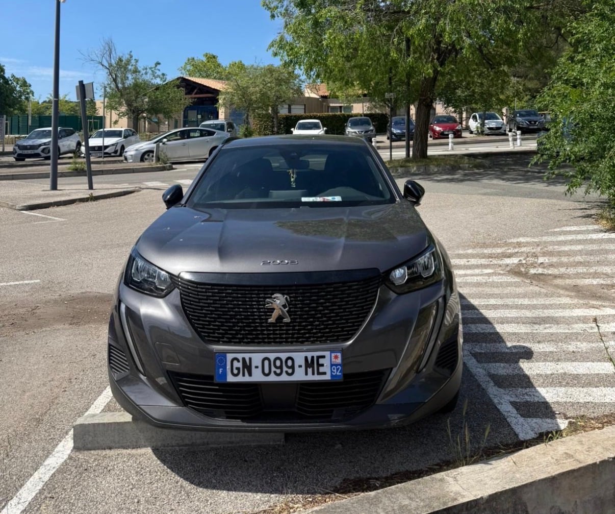 Peugeot 2008, 2023, Essence 95, automatique