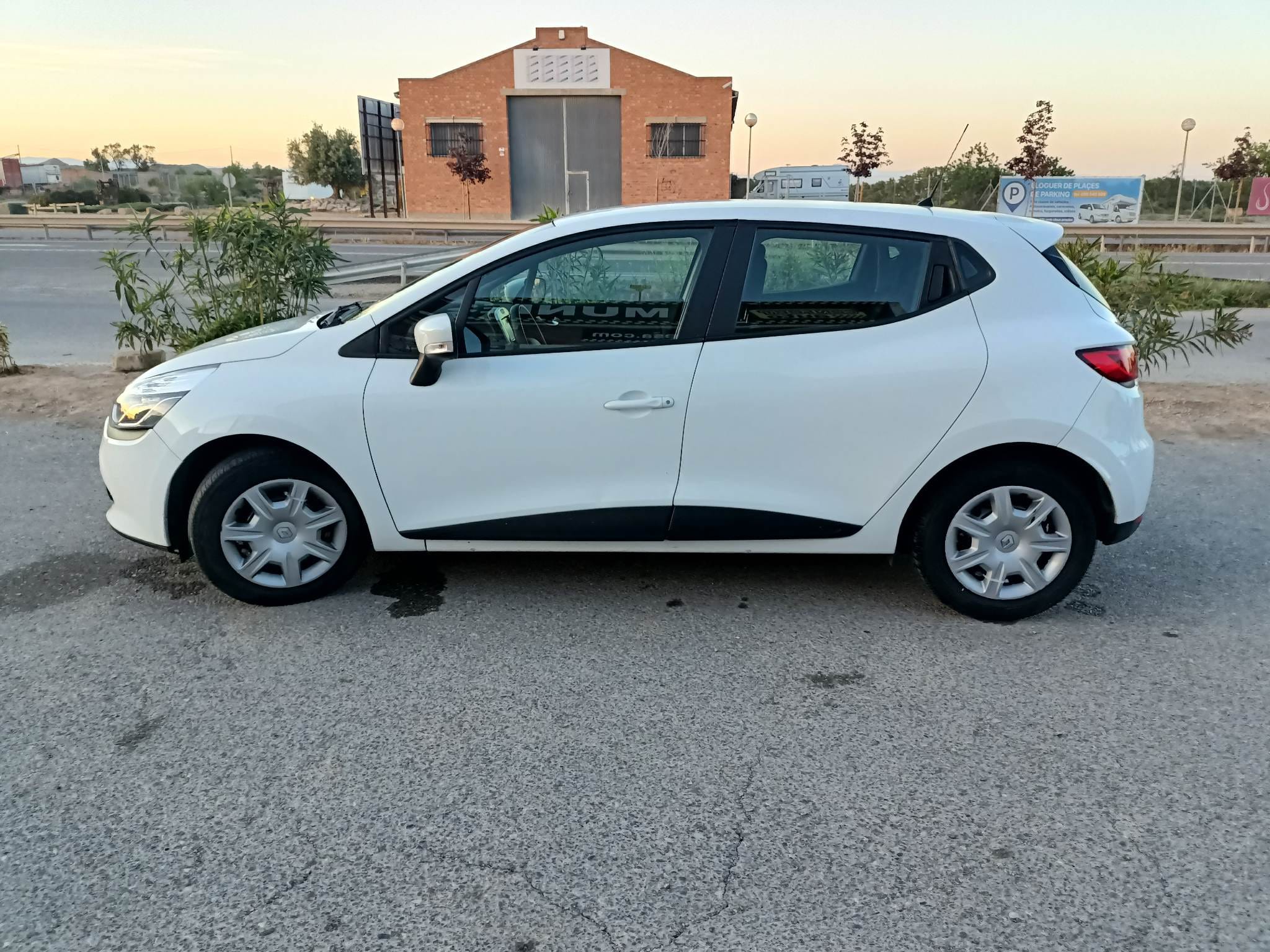 Renault Clio 1.5 DCI Muy Económico con Aire acondicionado