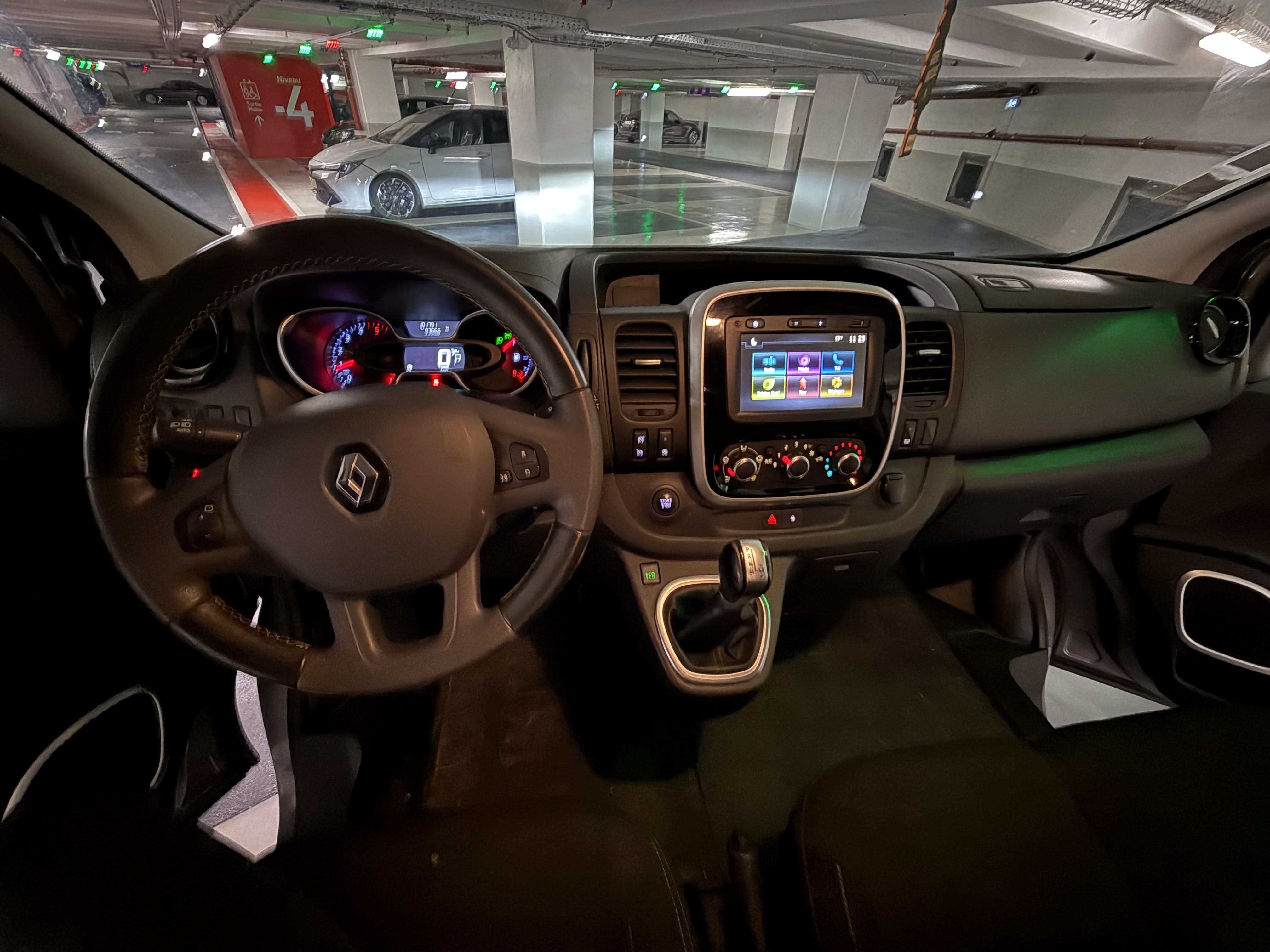 Renault Trafic Passenger met Cruise control