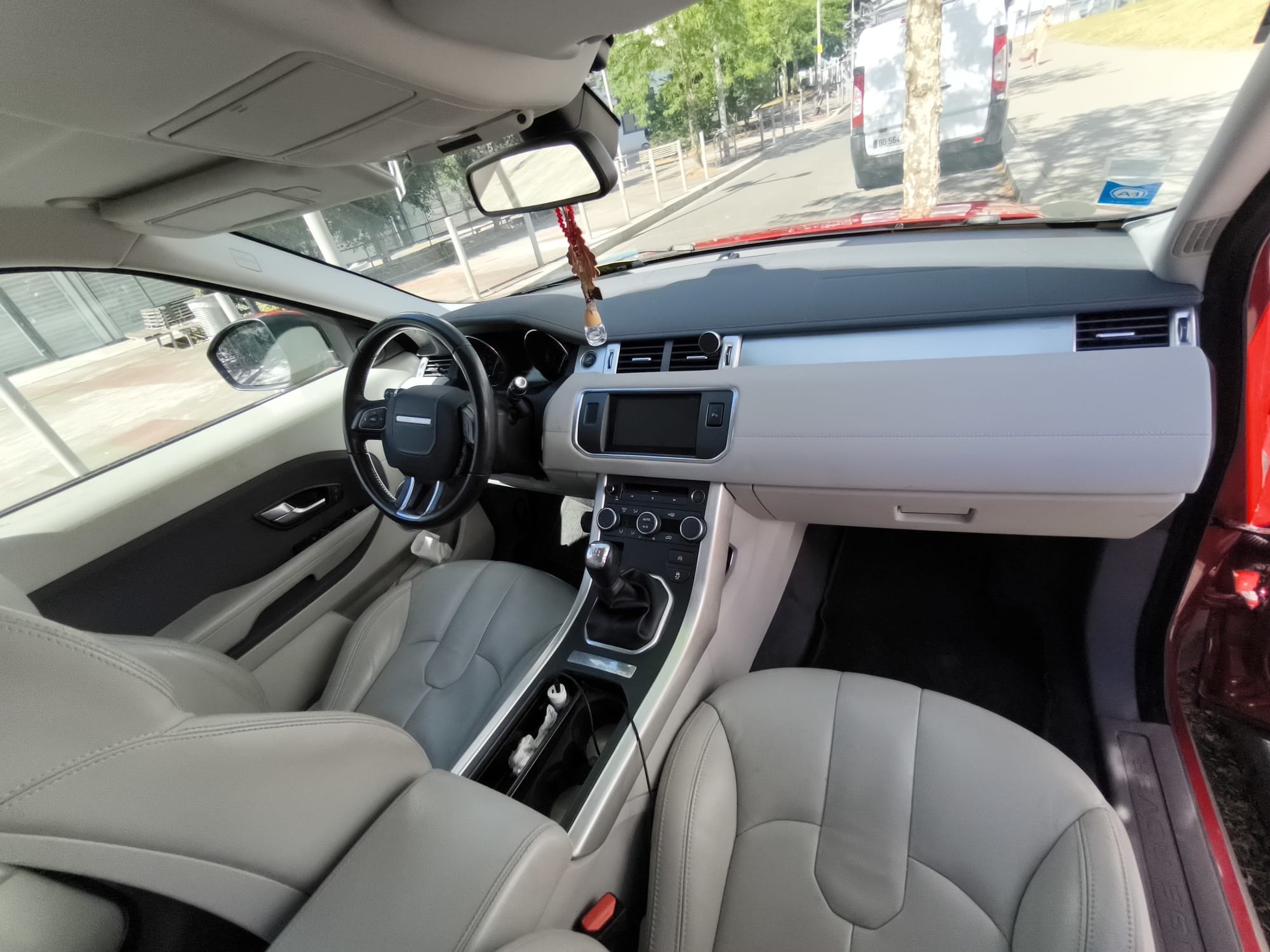 Land-Rover Range Rover Evoque avec Entrée audio / iPod