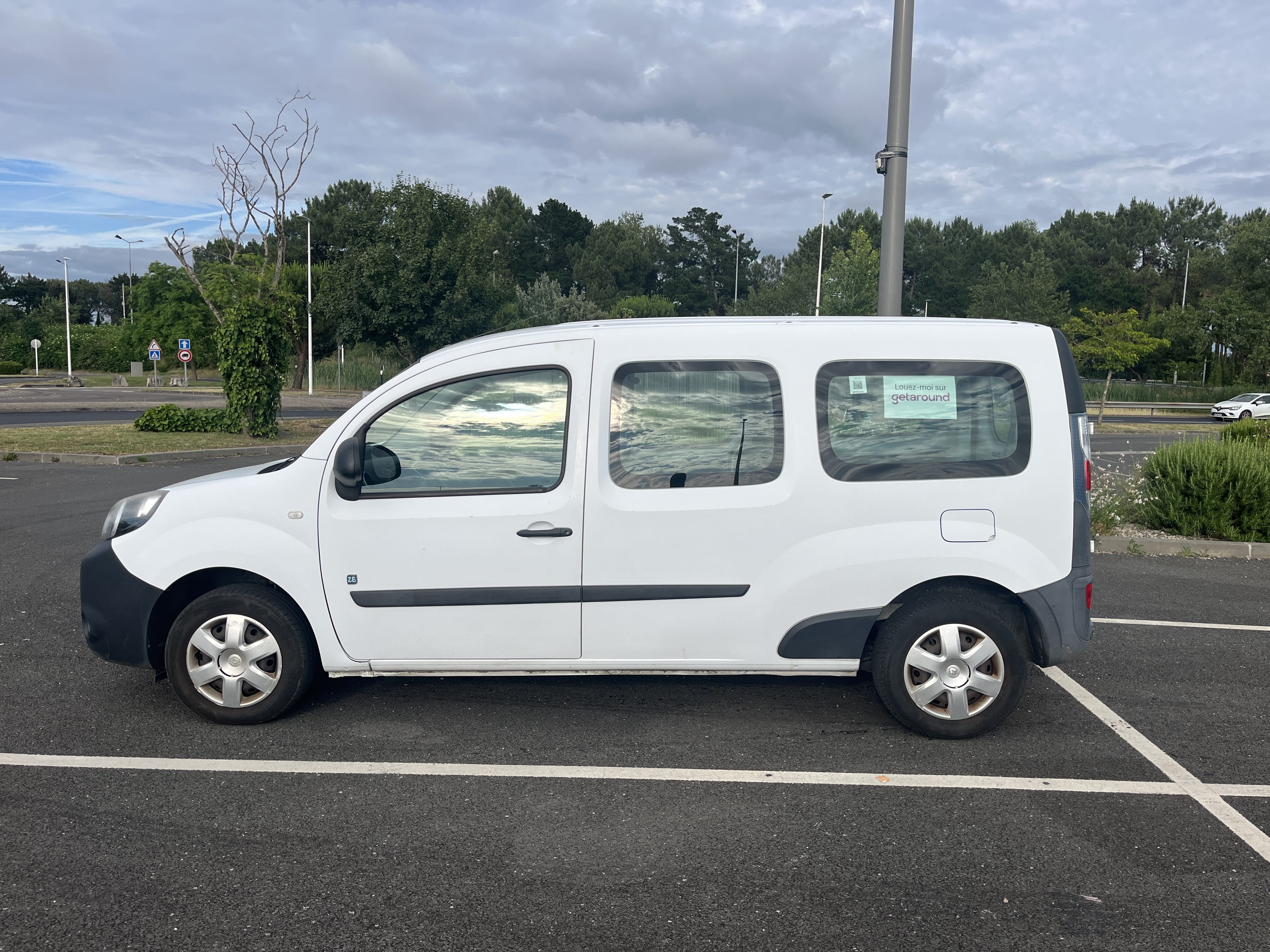 Renault Kangoo Express ZE mit Klimaanlage