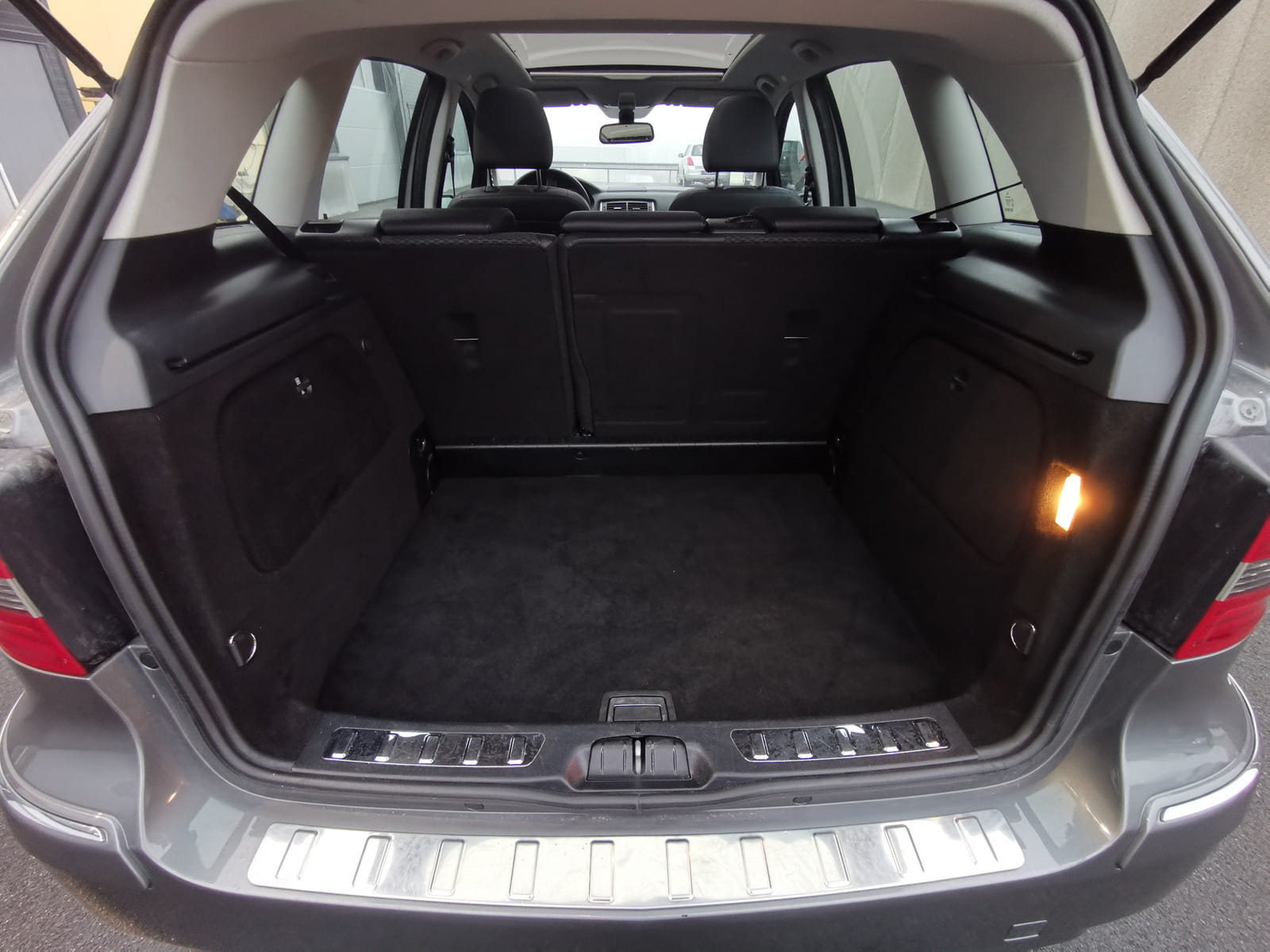 Mercedes-Benz B-Klasse med Bilradio