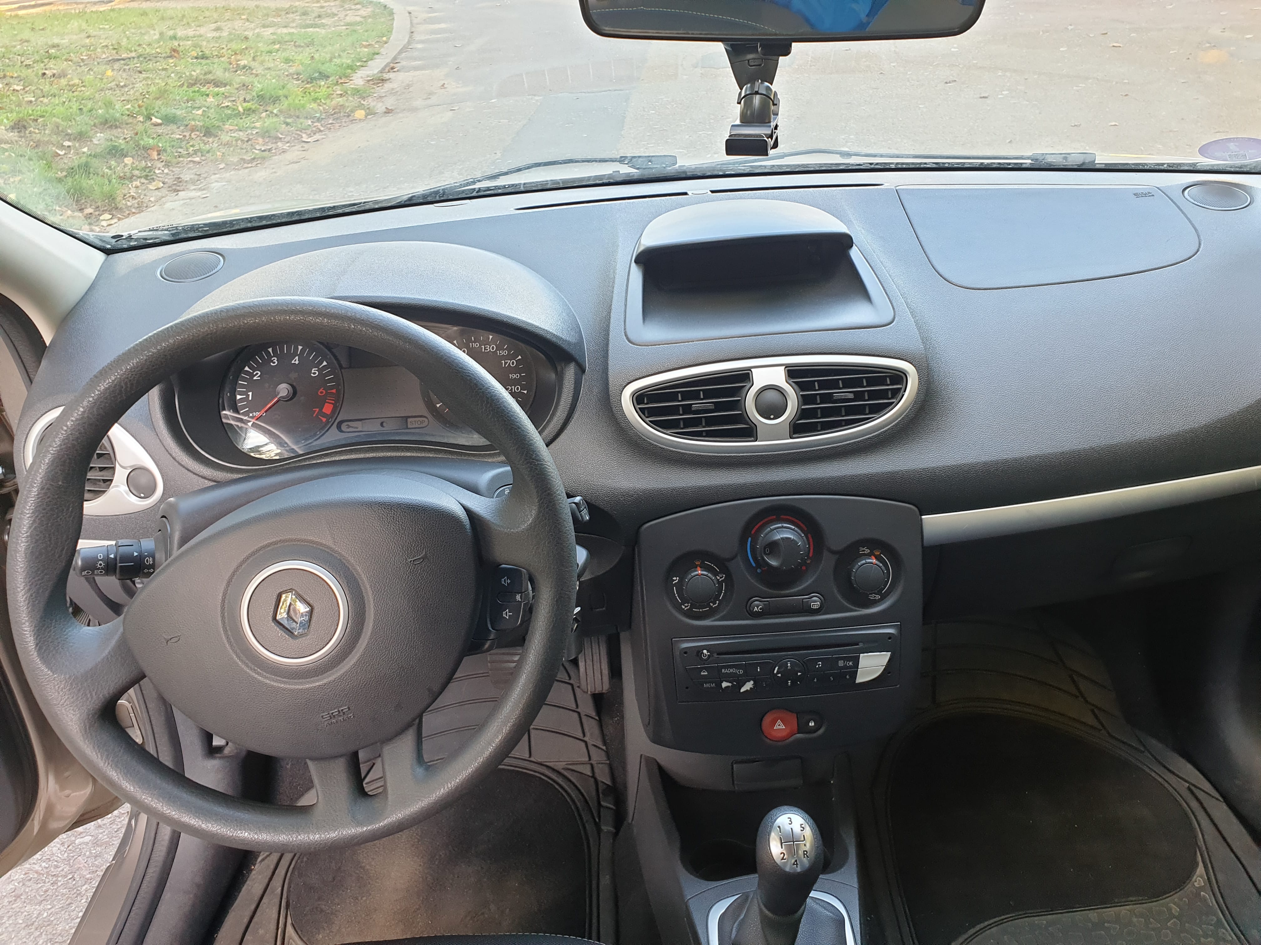Renault Clio Estate avec Entrée audio / iPod