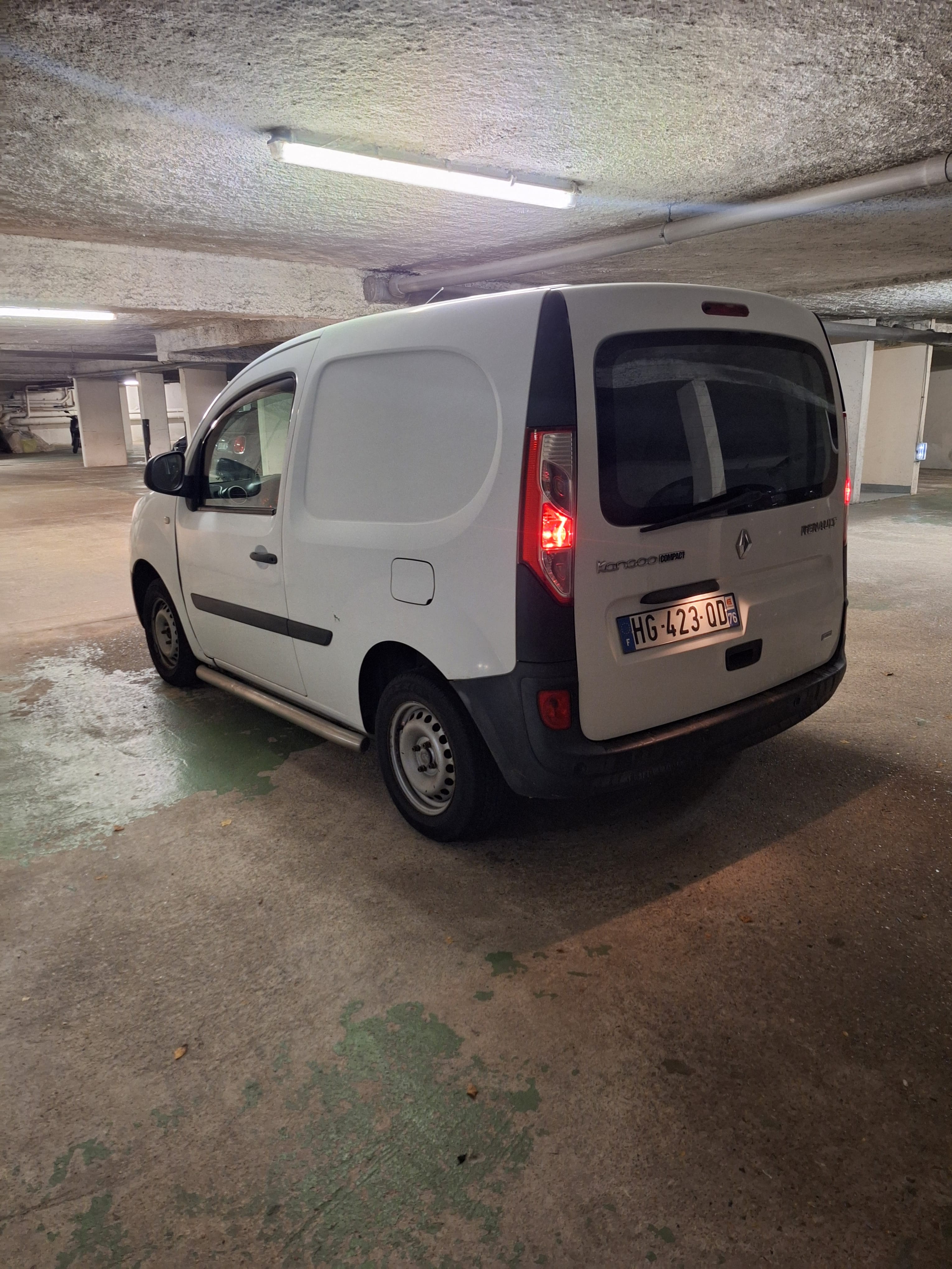 Renault Kangoo Fourgon 1.5 DCI avec Entrée audio / iPod