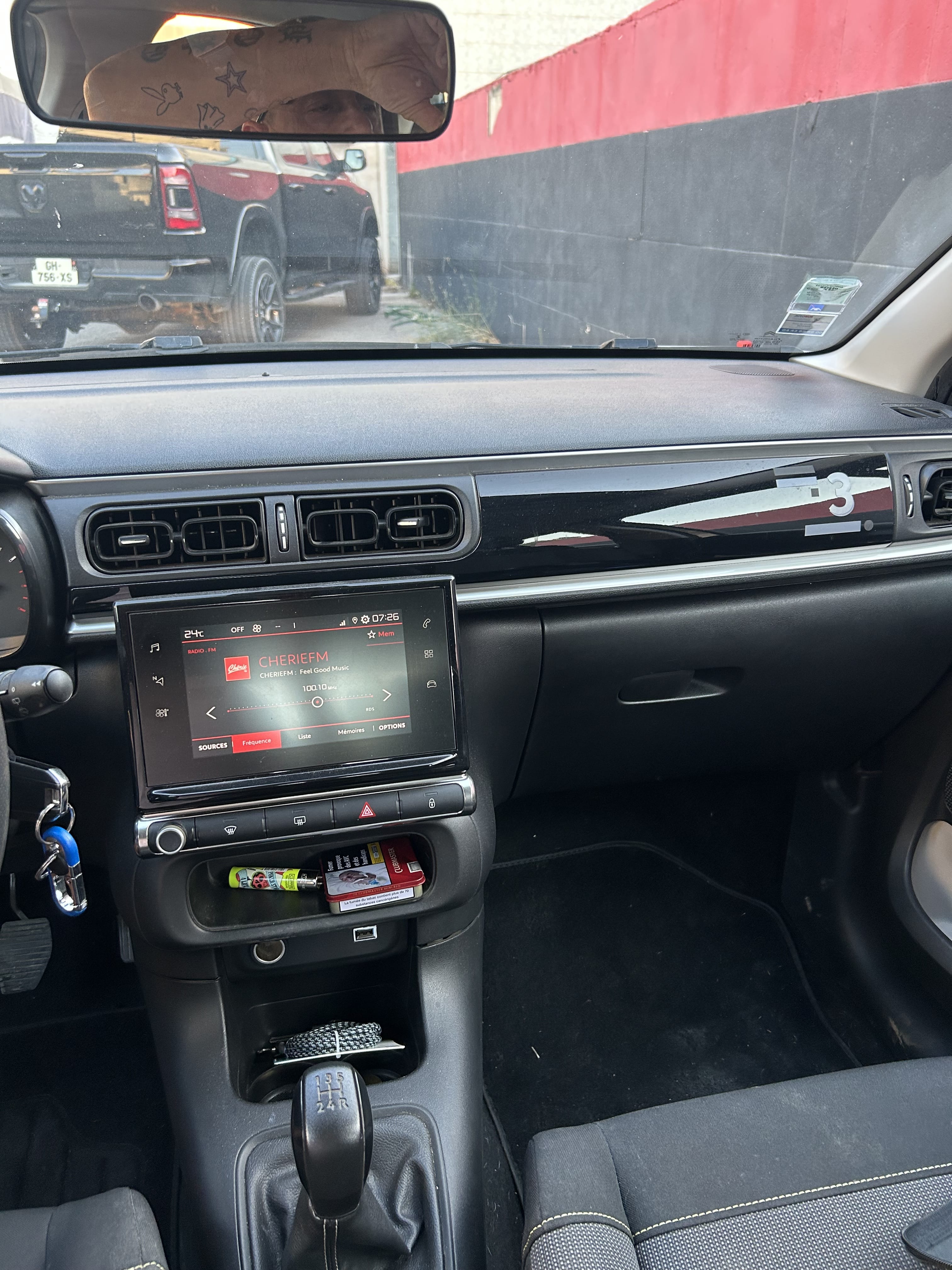 Citroen C3 essence grise avec Entrée audio / iPod