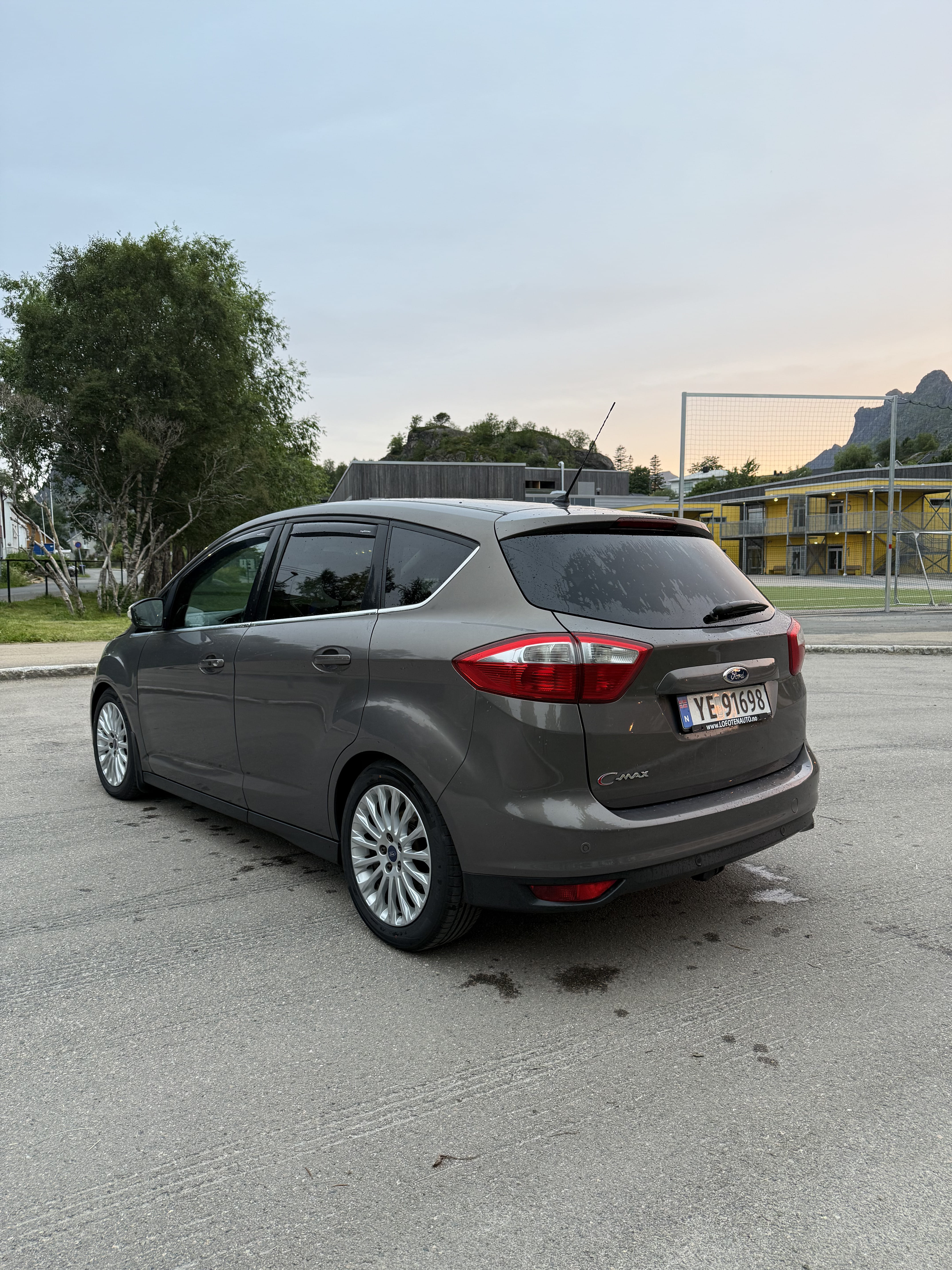Ford C-Max with Cruise control